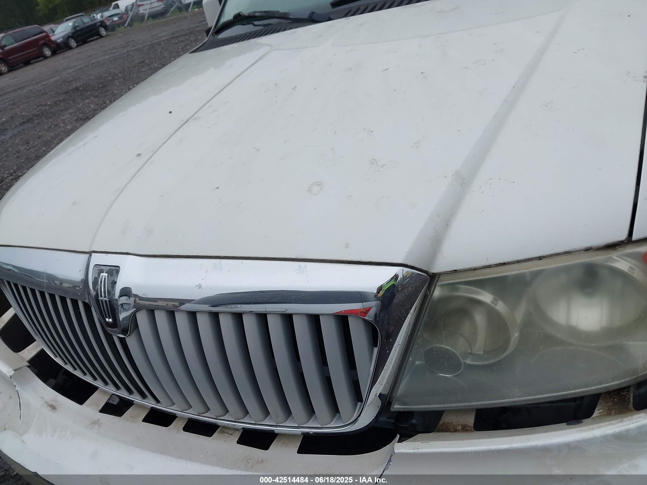 LINCOLN NAVIGATOR image 10