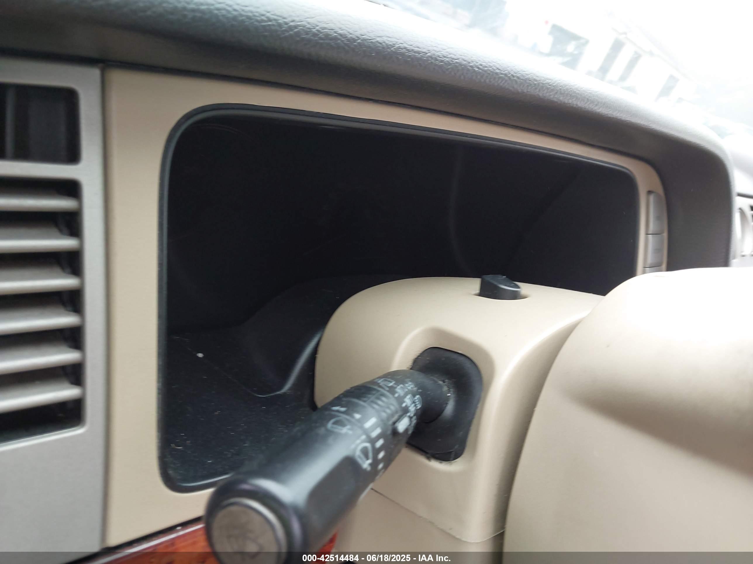 LINCOLN NAVIGATOR image 7