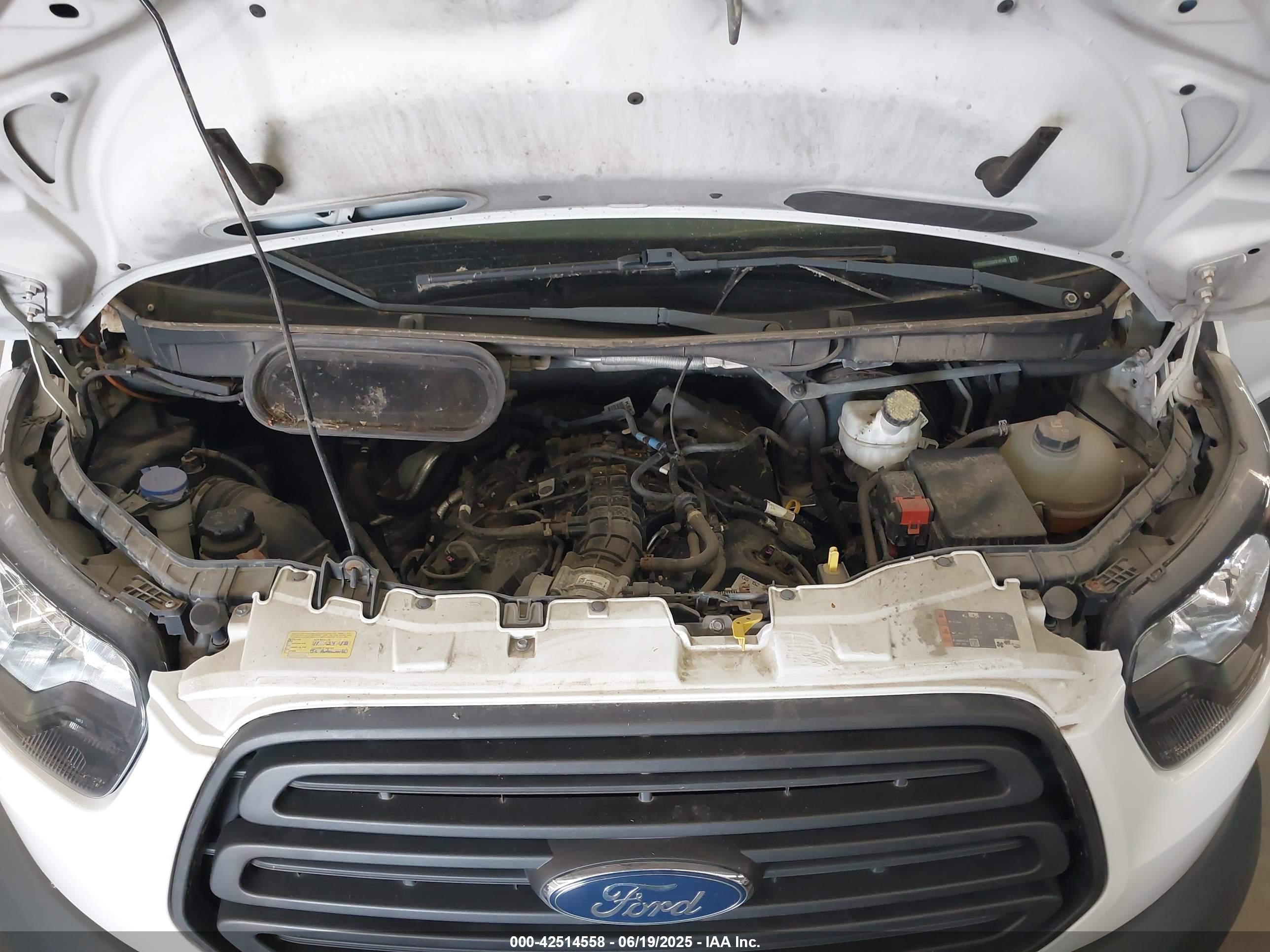 FORD TRANSIT-350 image 10