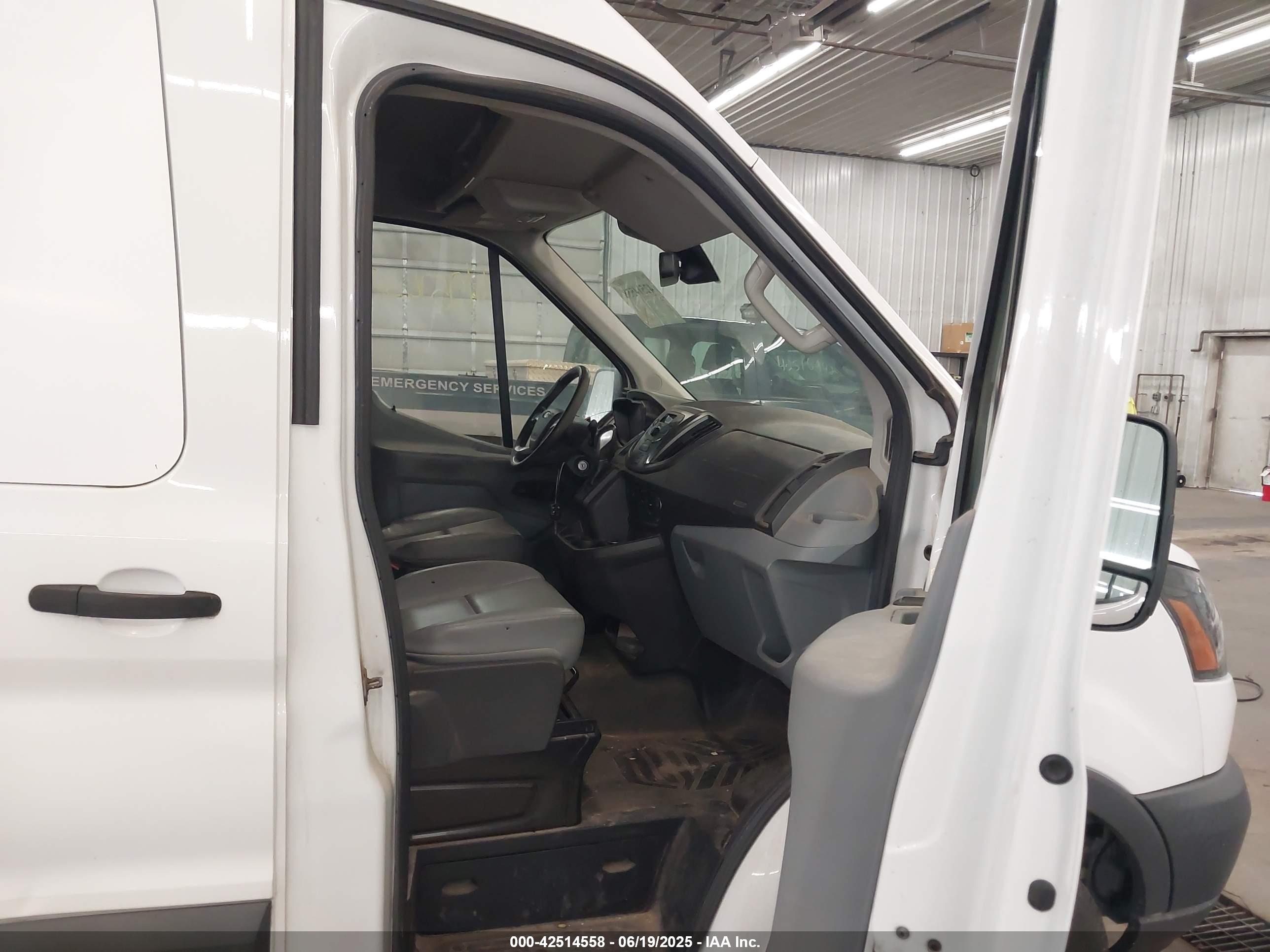 FORD TRANSIT-350 image 5