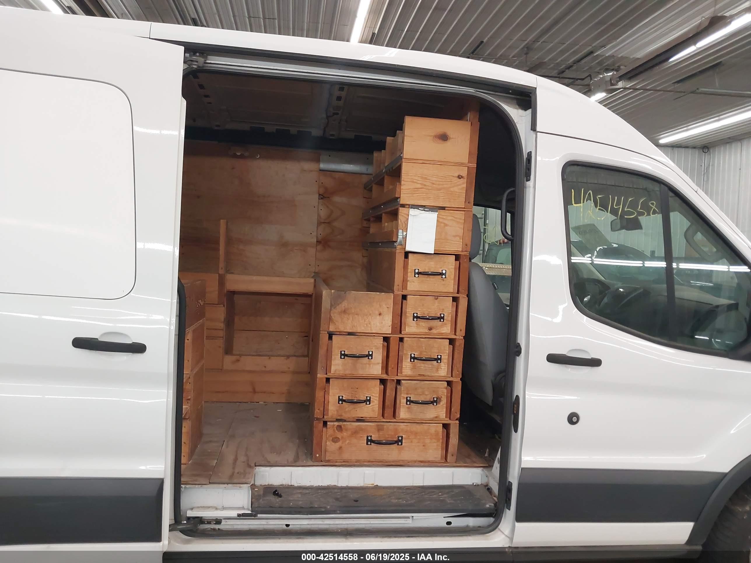 FORD TRANSIT-350 image 8