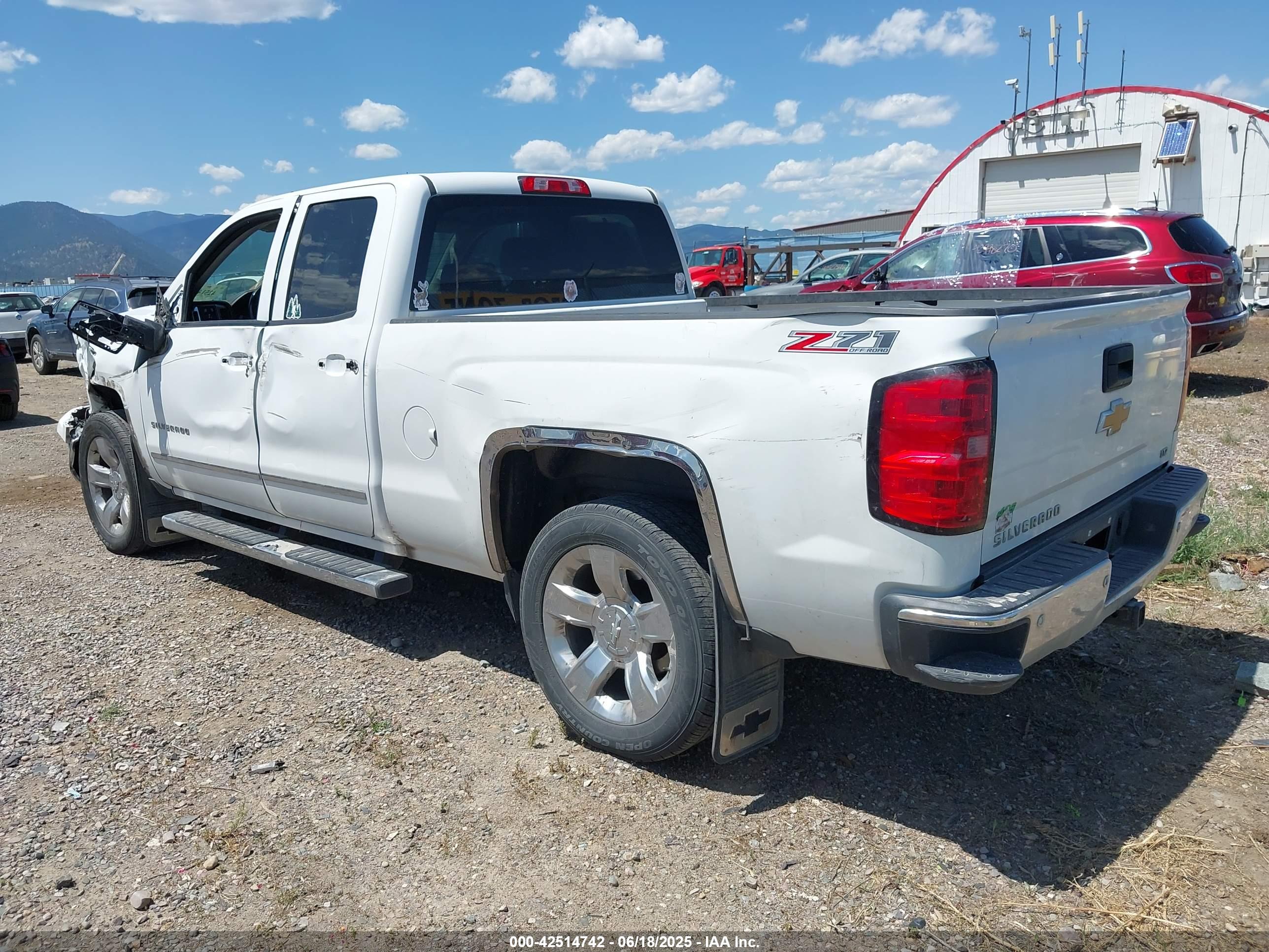 CHEVROLET SILVERADO image 3