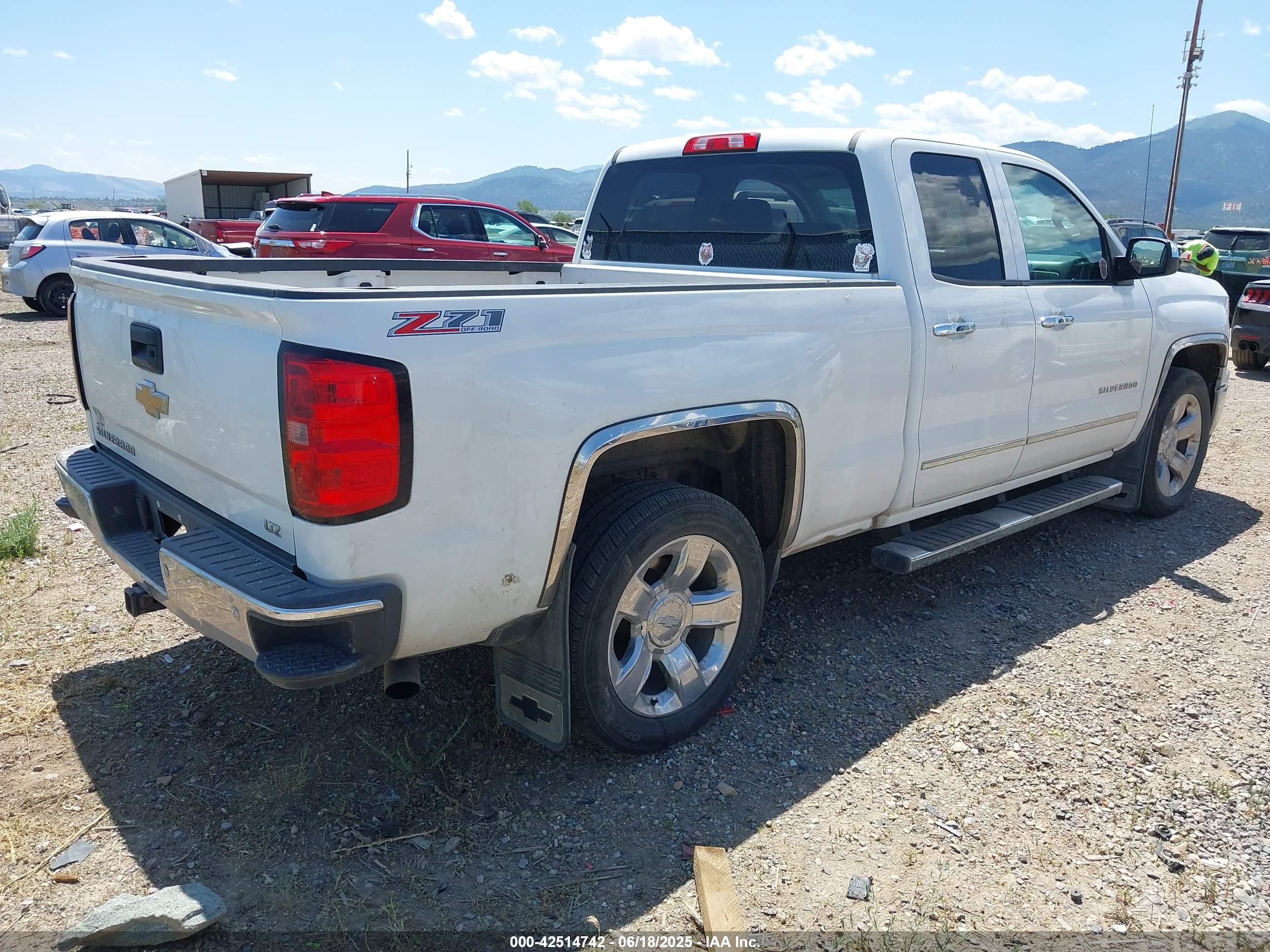 CHEVROLET SILVERADO image 4