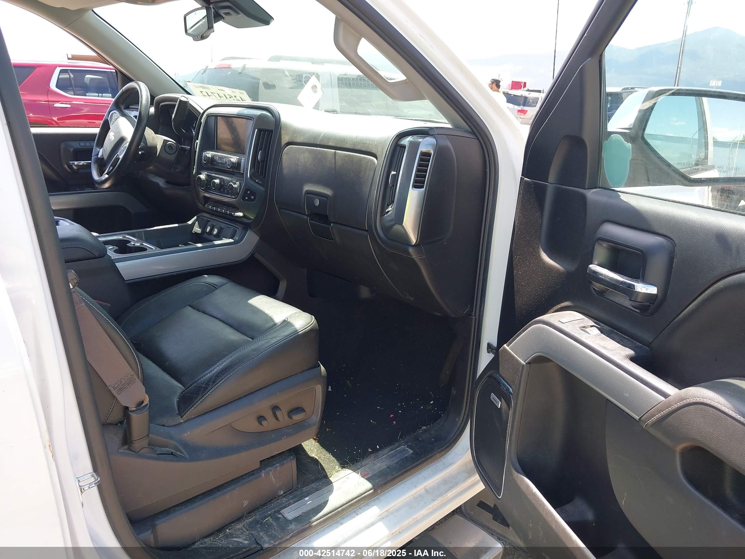 CHEVROLET SILVERADO image 5