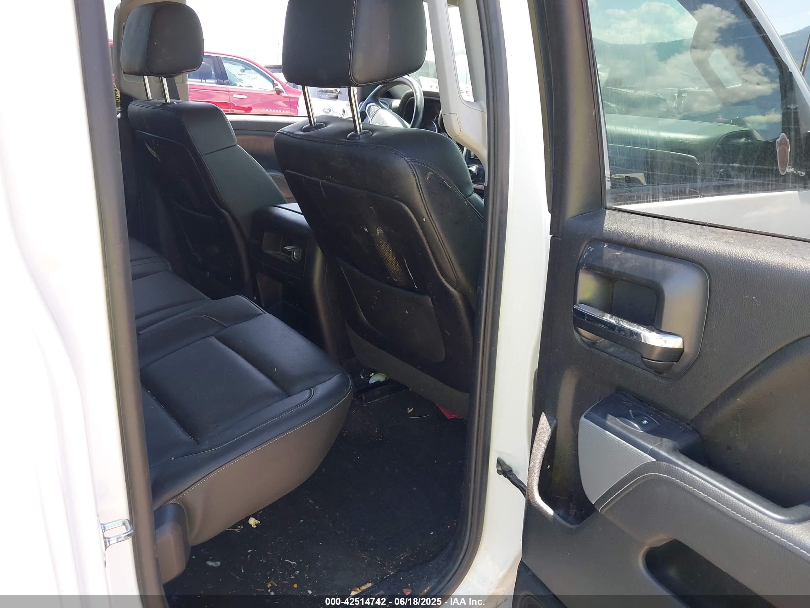 CHEVROLET SILVERADO image 8