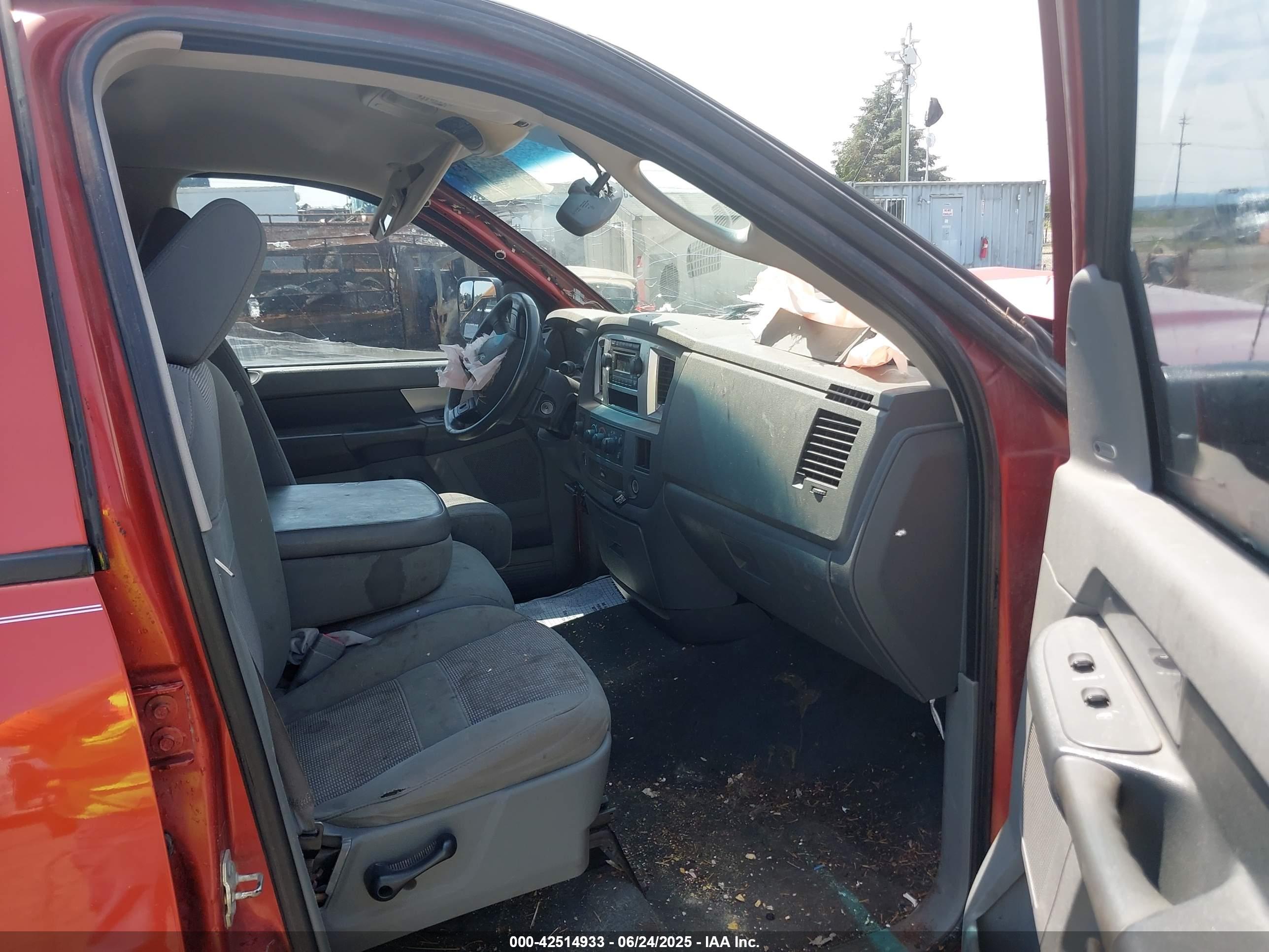 DODGE RAM image 5