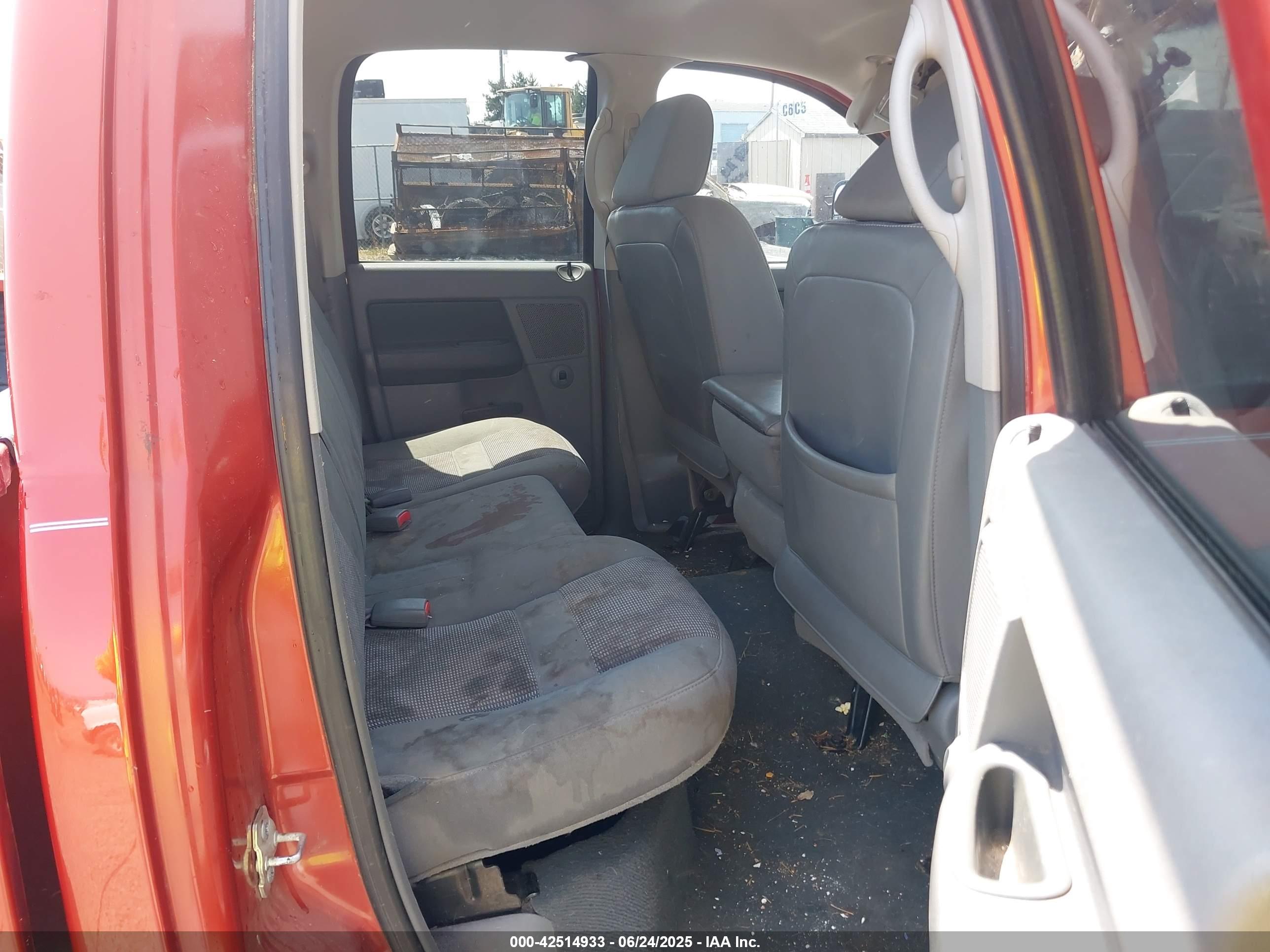 DODGE RAM image 8