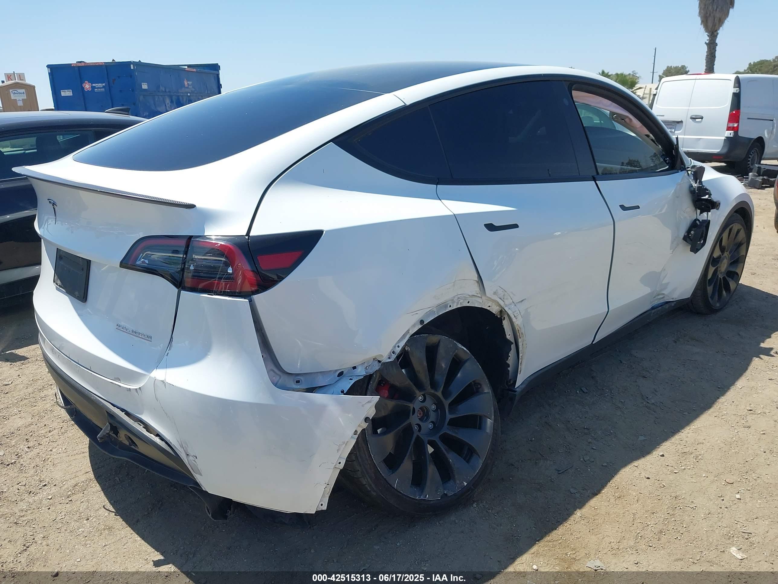 TESLA MODEL image 4