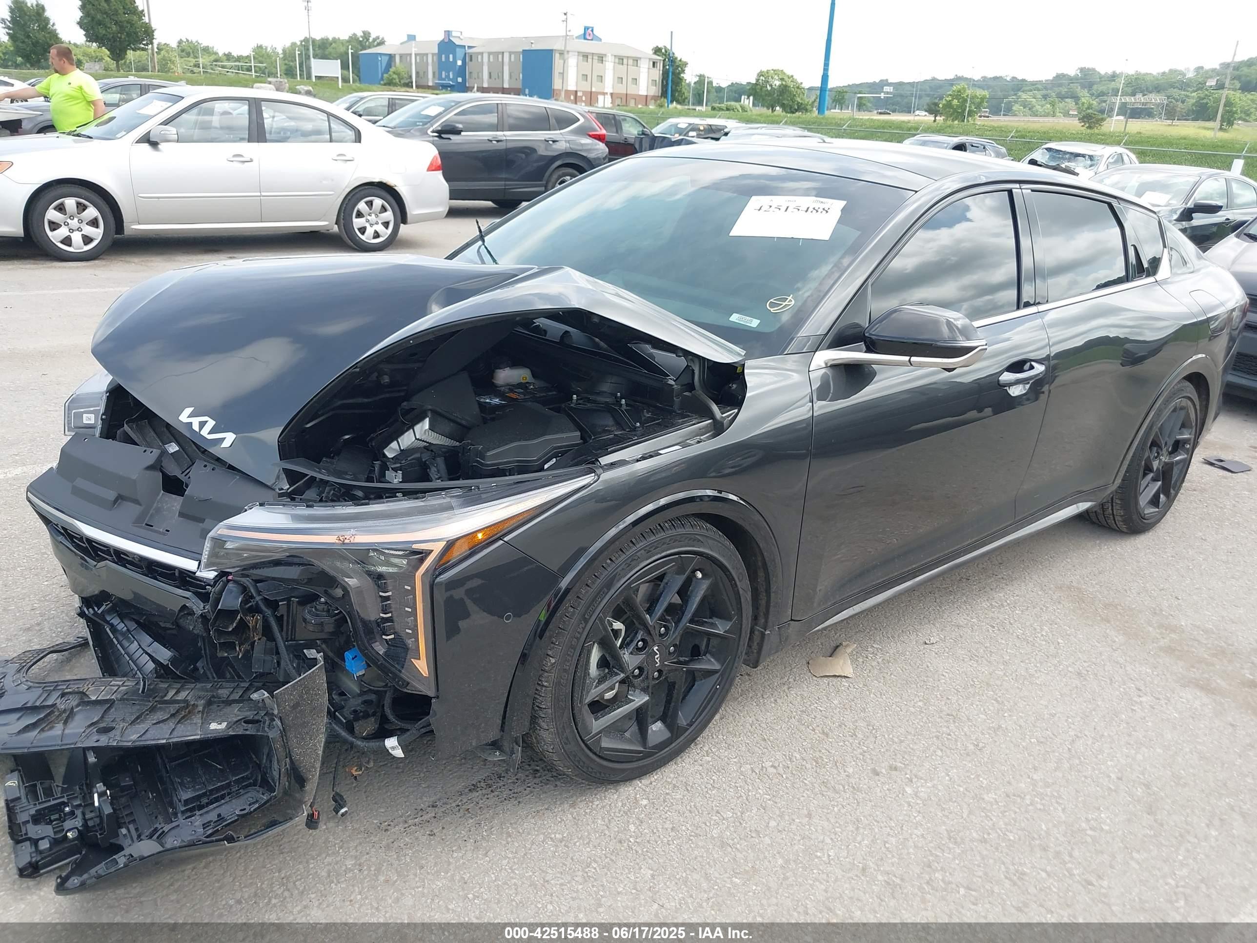 KIA K4 image 2