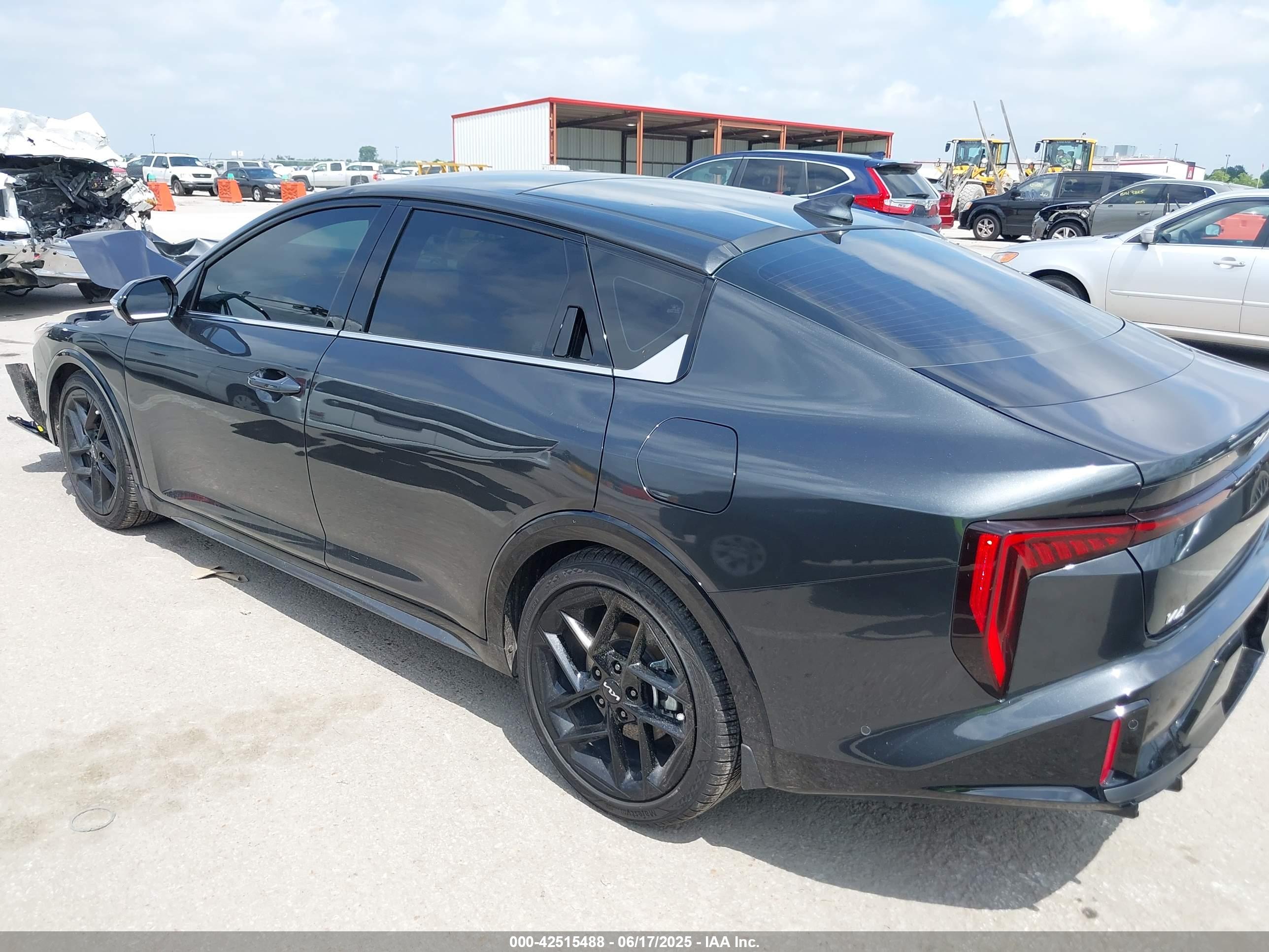 KIA K4 image 3