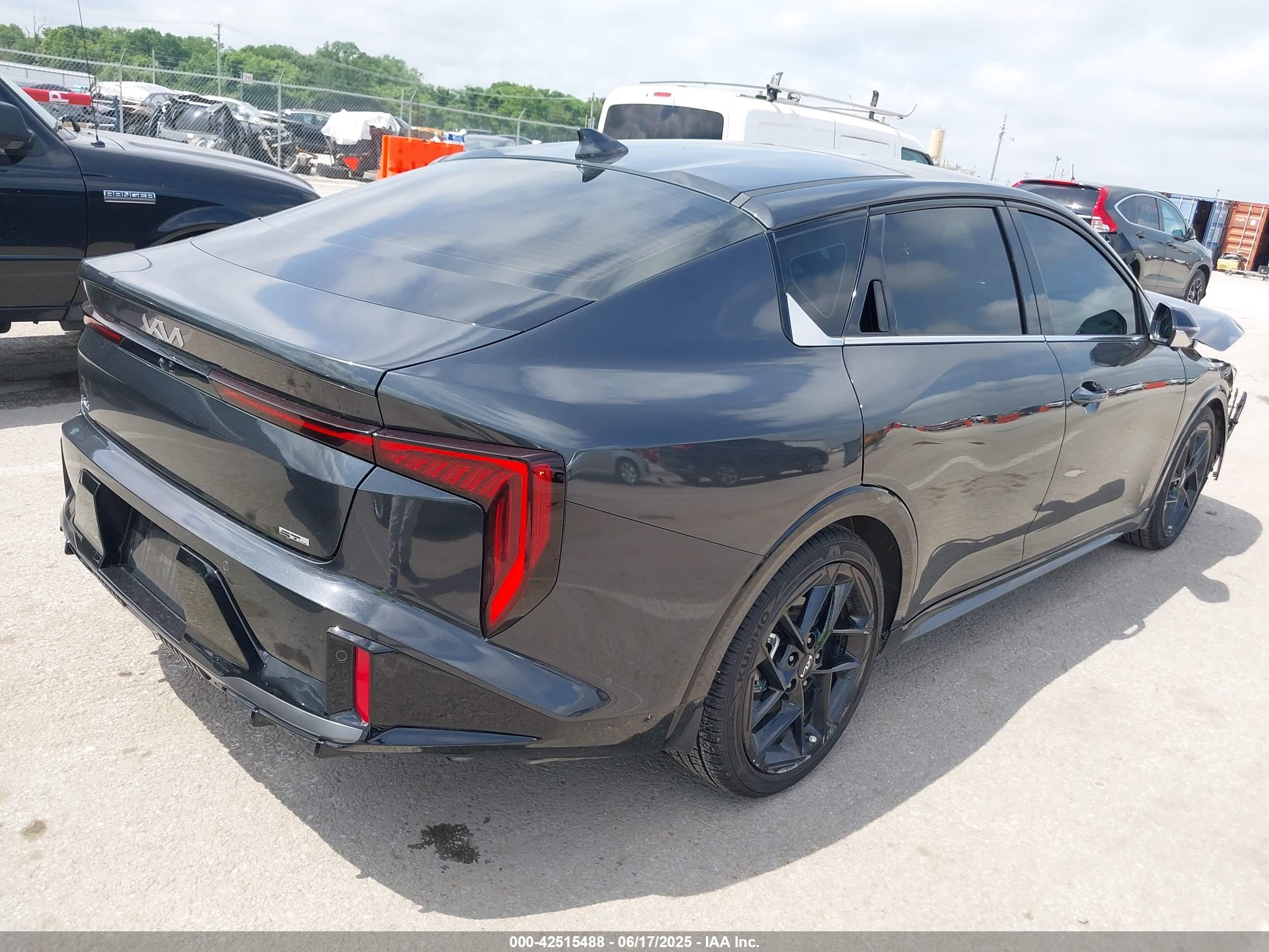 KIA K4 image 4