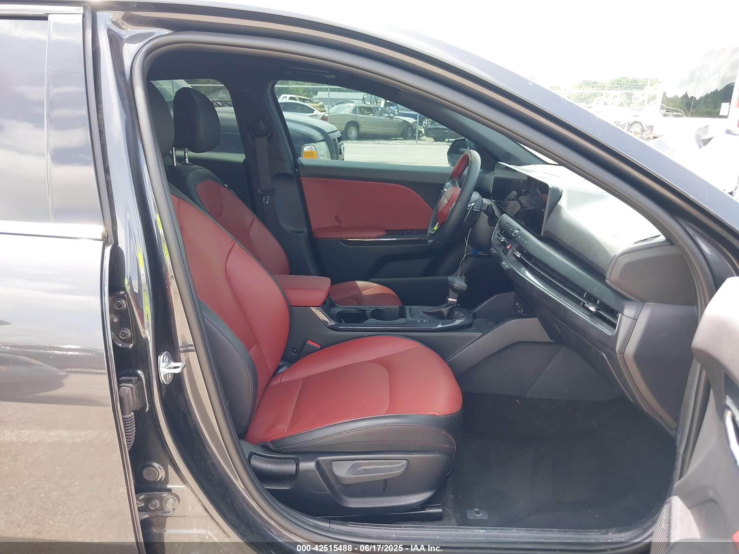 KIA K4 image 5