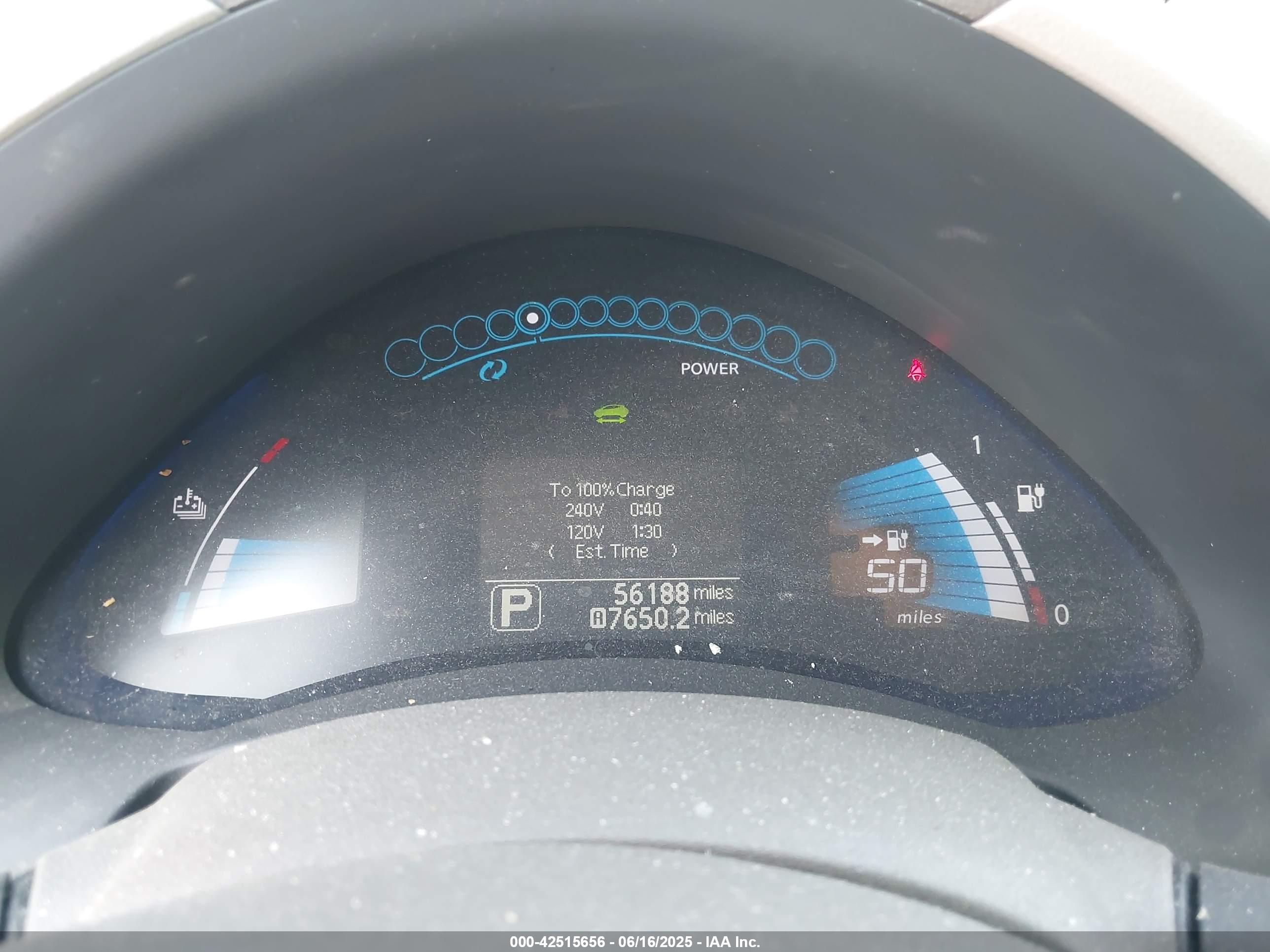 NISSAN LEAF image 7