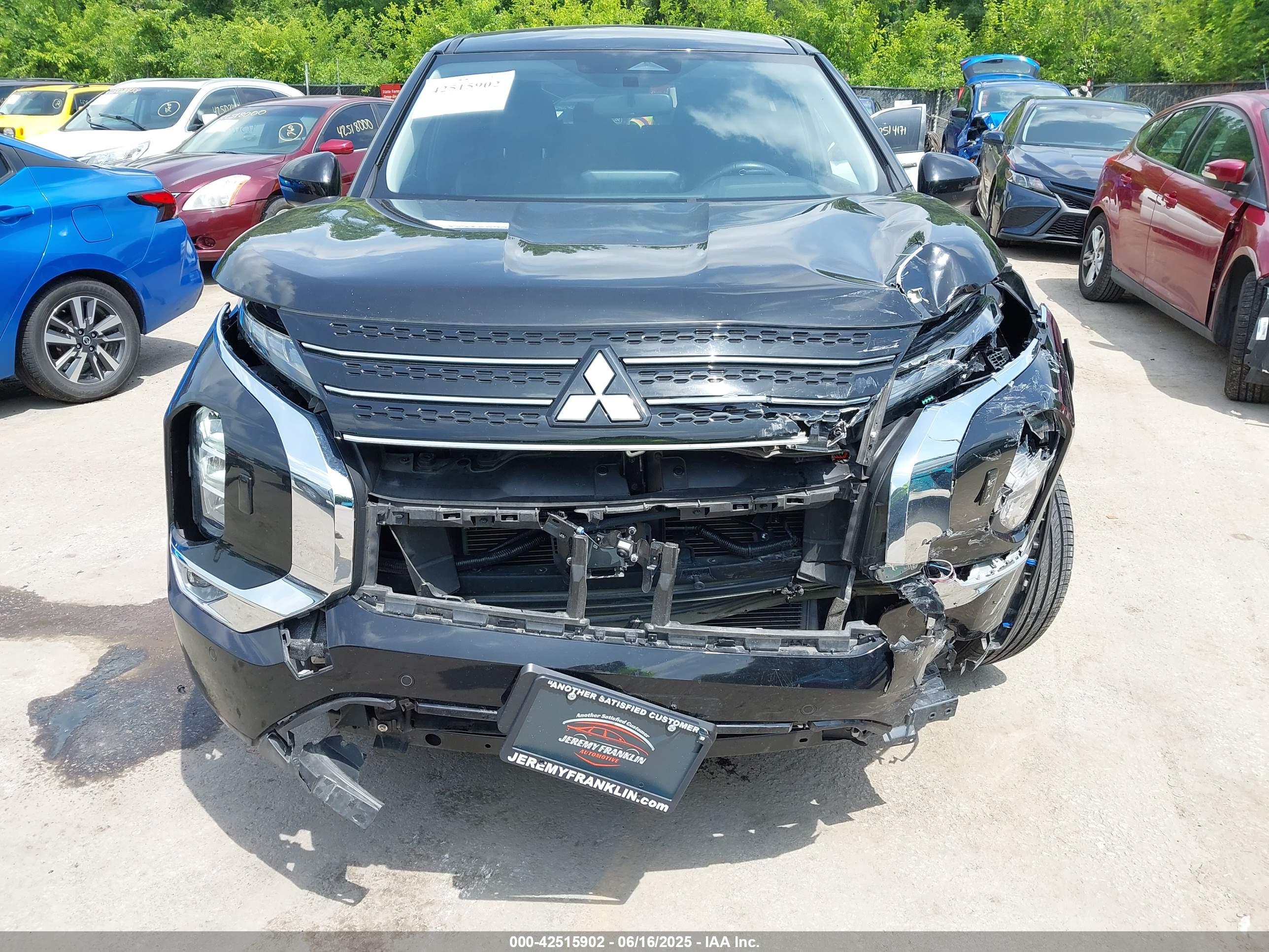 MITSUBISHI OUTLANDER image 6