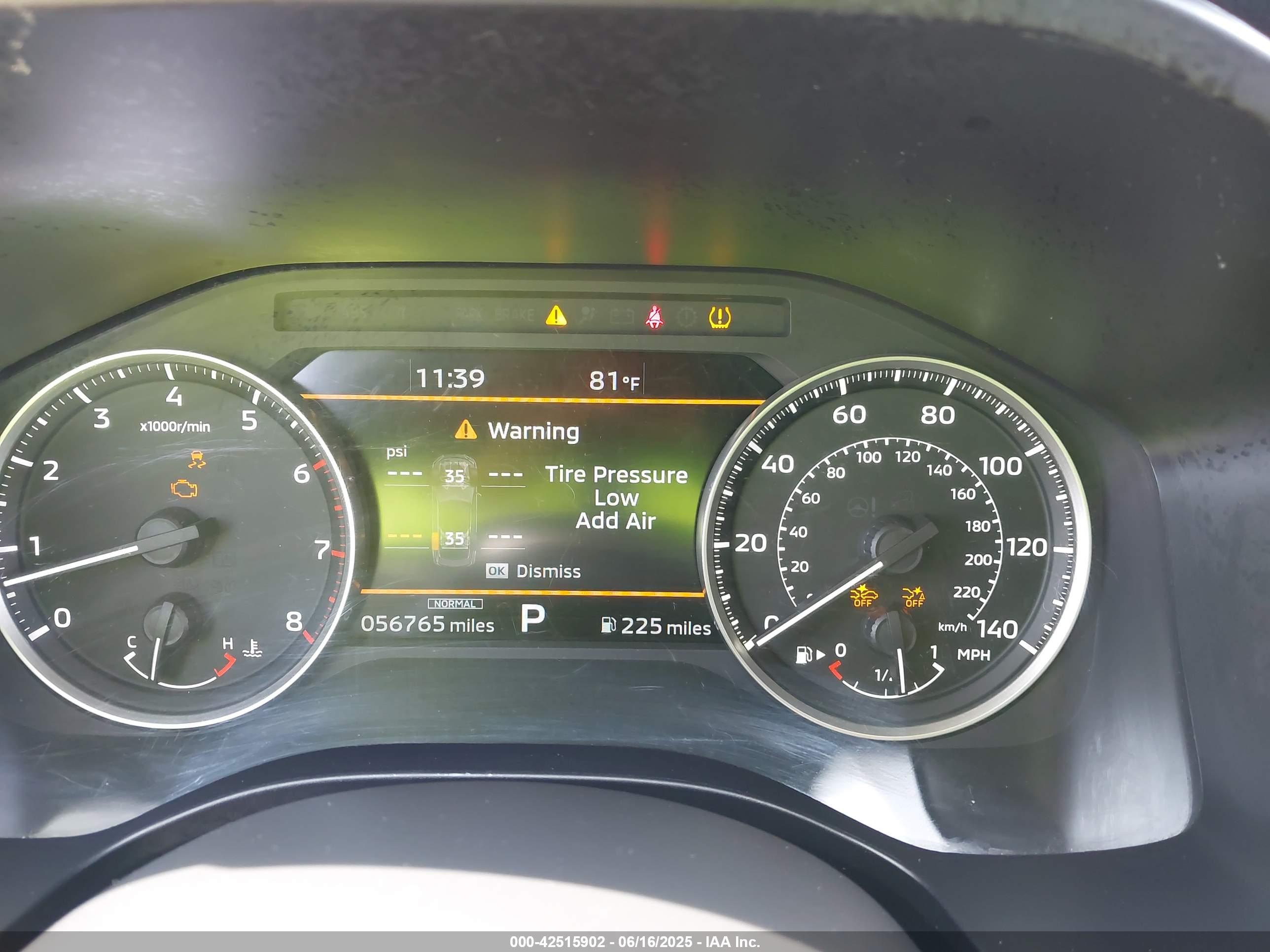 MITSUBISHI OUTLANDER image 7