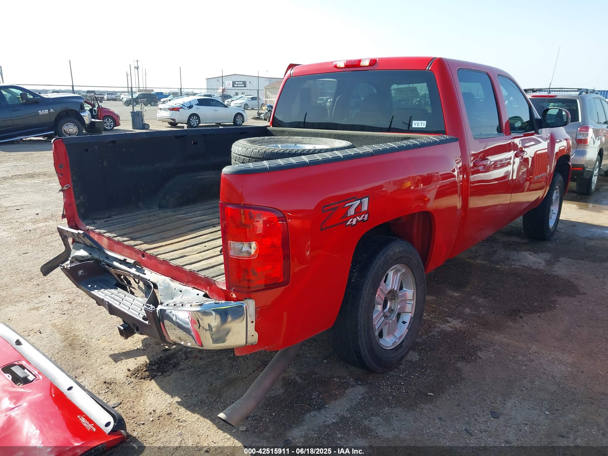 CHEVROLET SILVERADO image 4