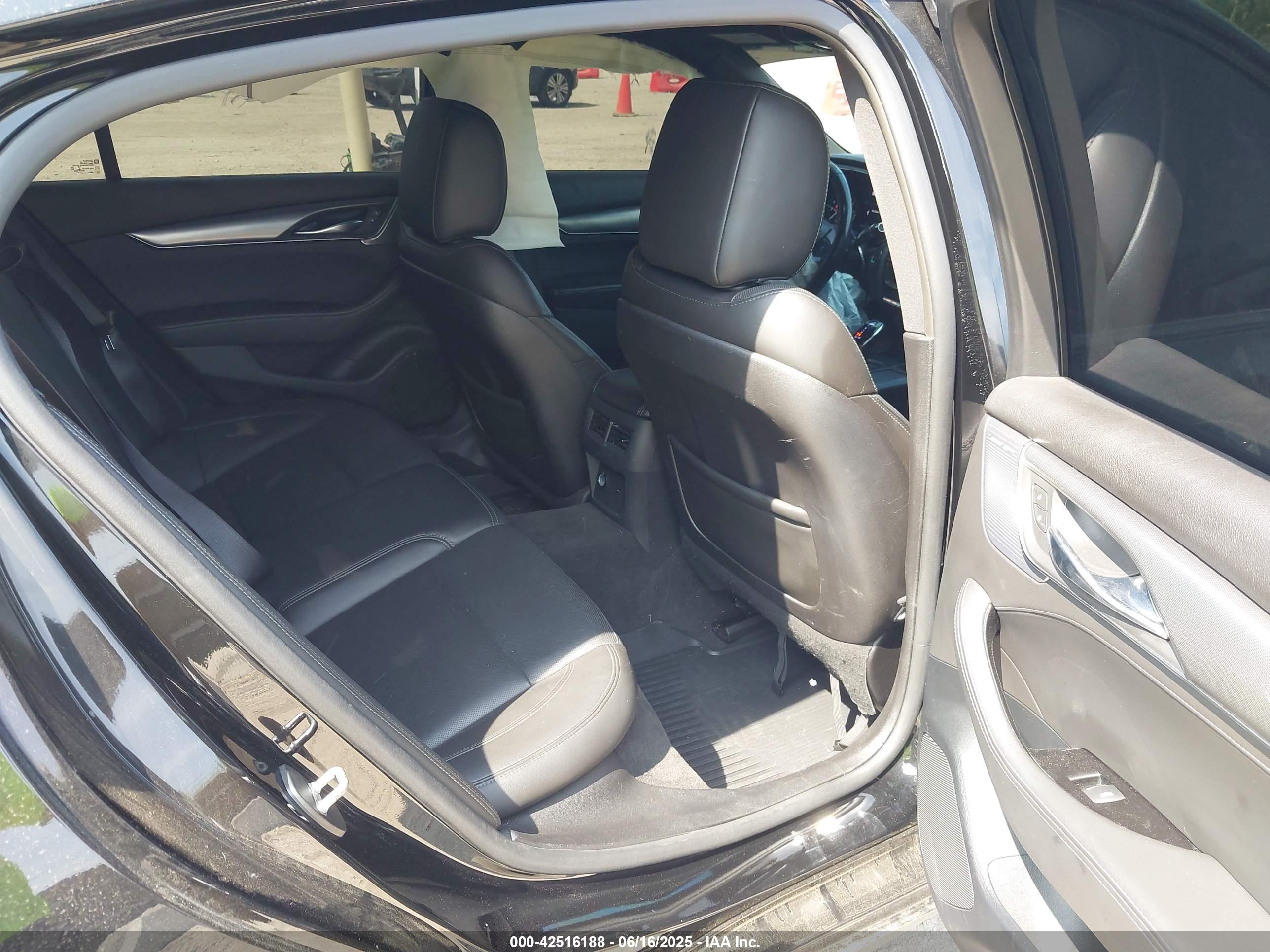 CADILLAC CT5 image 8