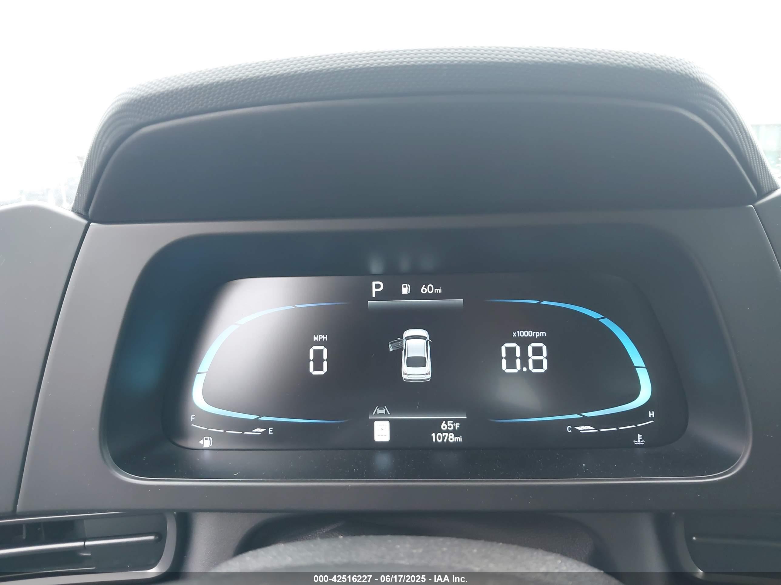 HYUNDAI ELANTRA image 7