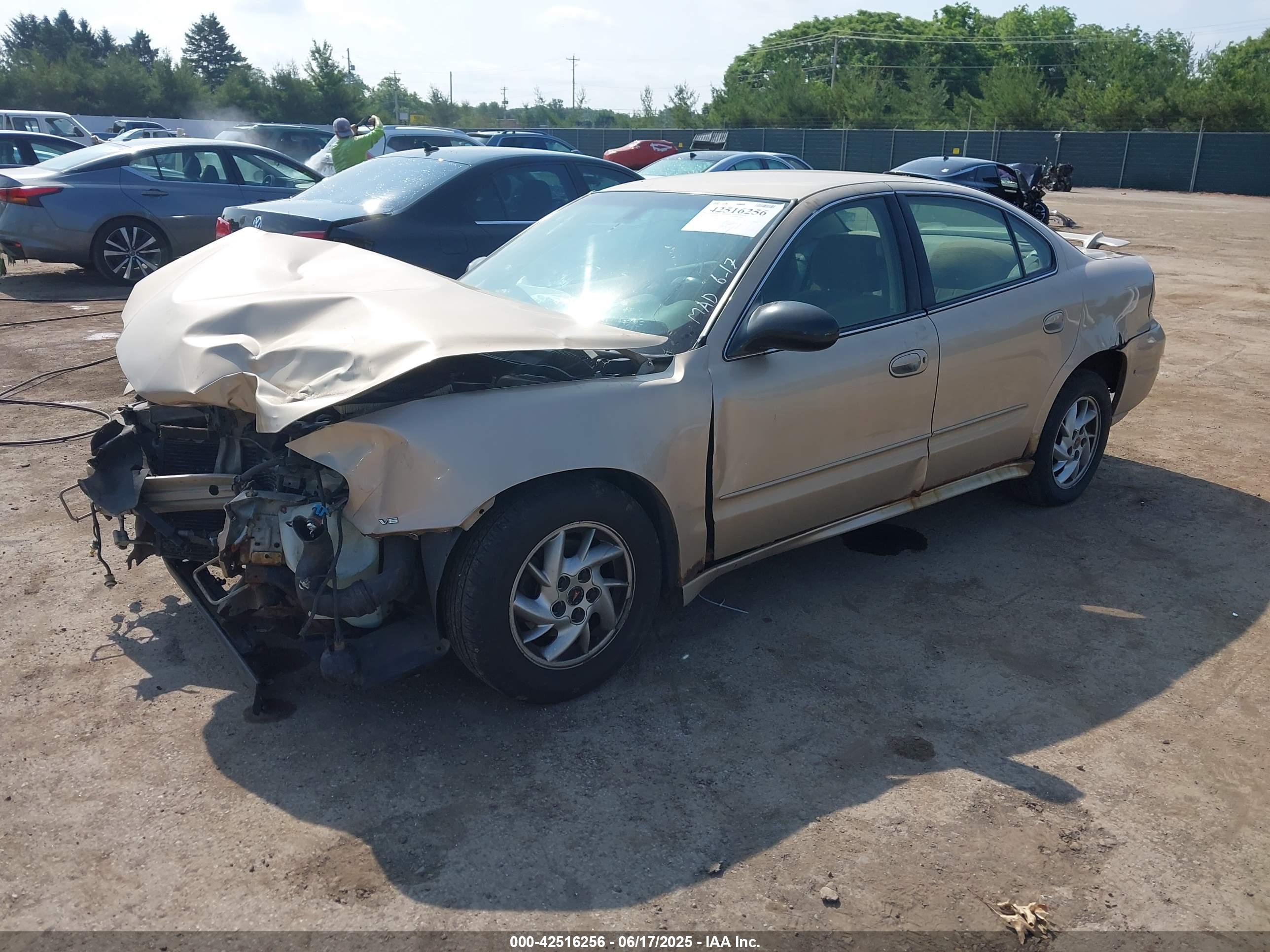 PONTIAC GRAND image 2
