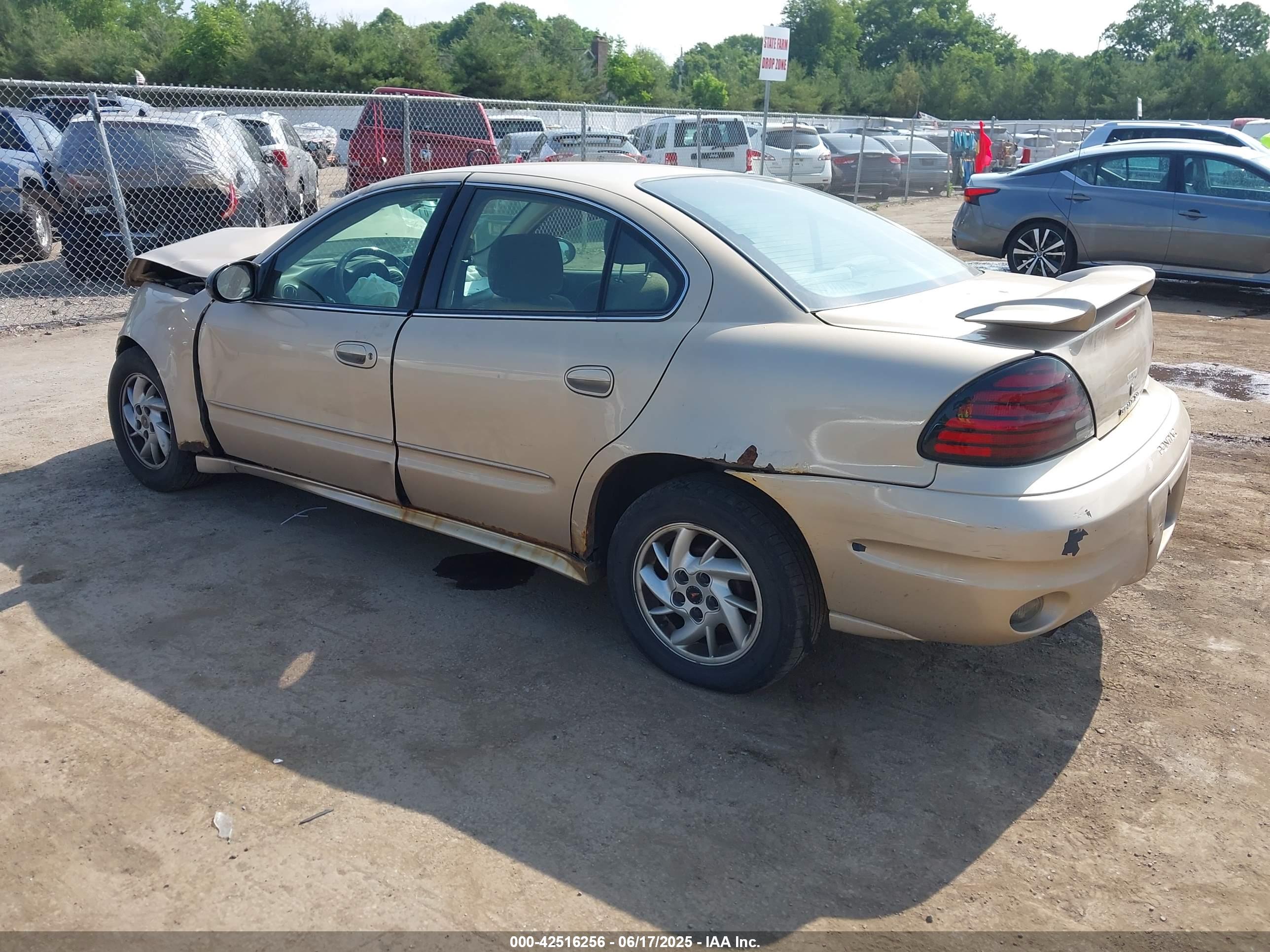 PONTIAC GRAND image 3