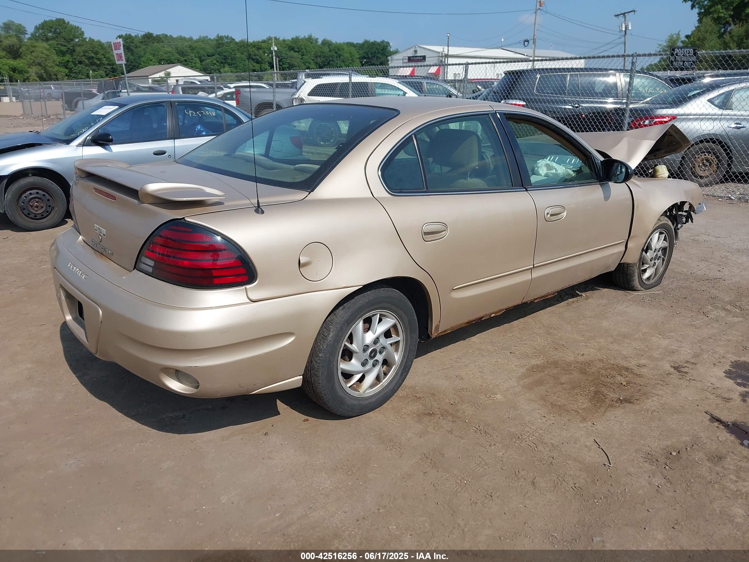 PONTIAC GRAND image 4