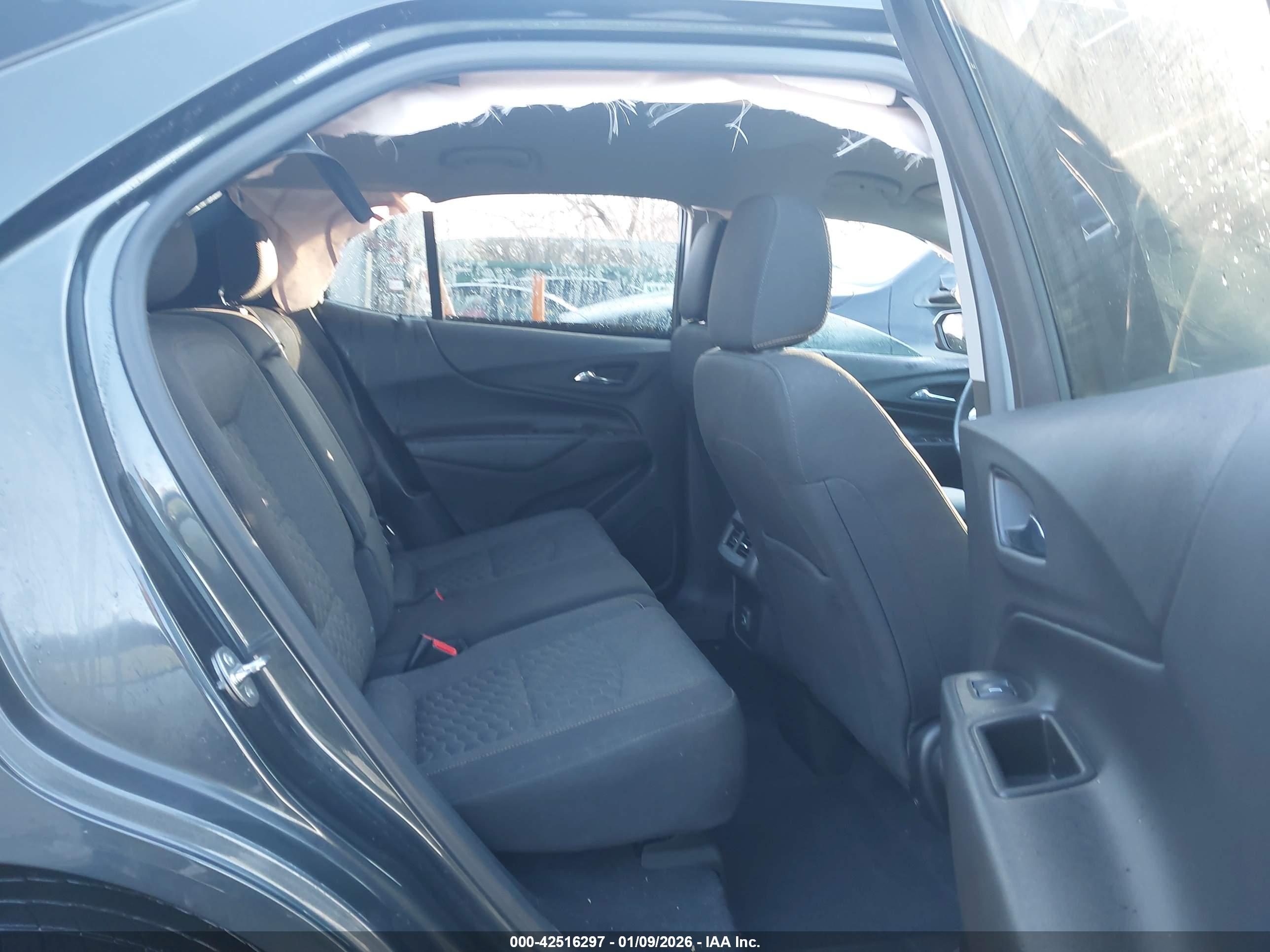 CHEVROLET EQUINOX image 8