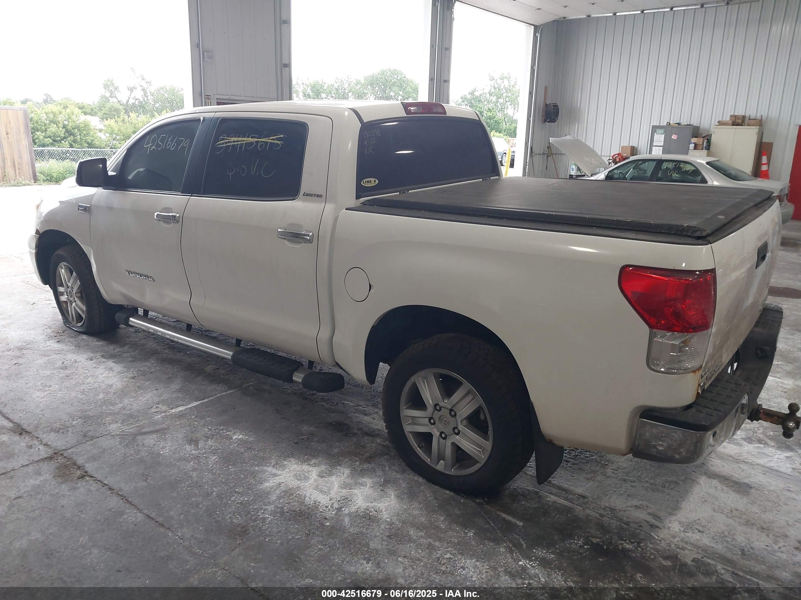 TOYOTA TUNDRA image 3