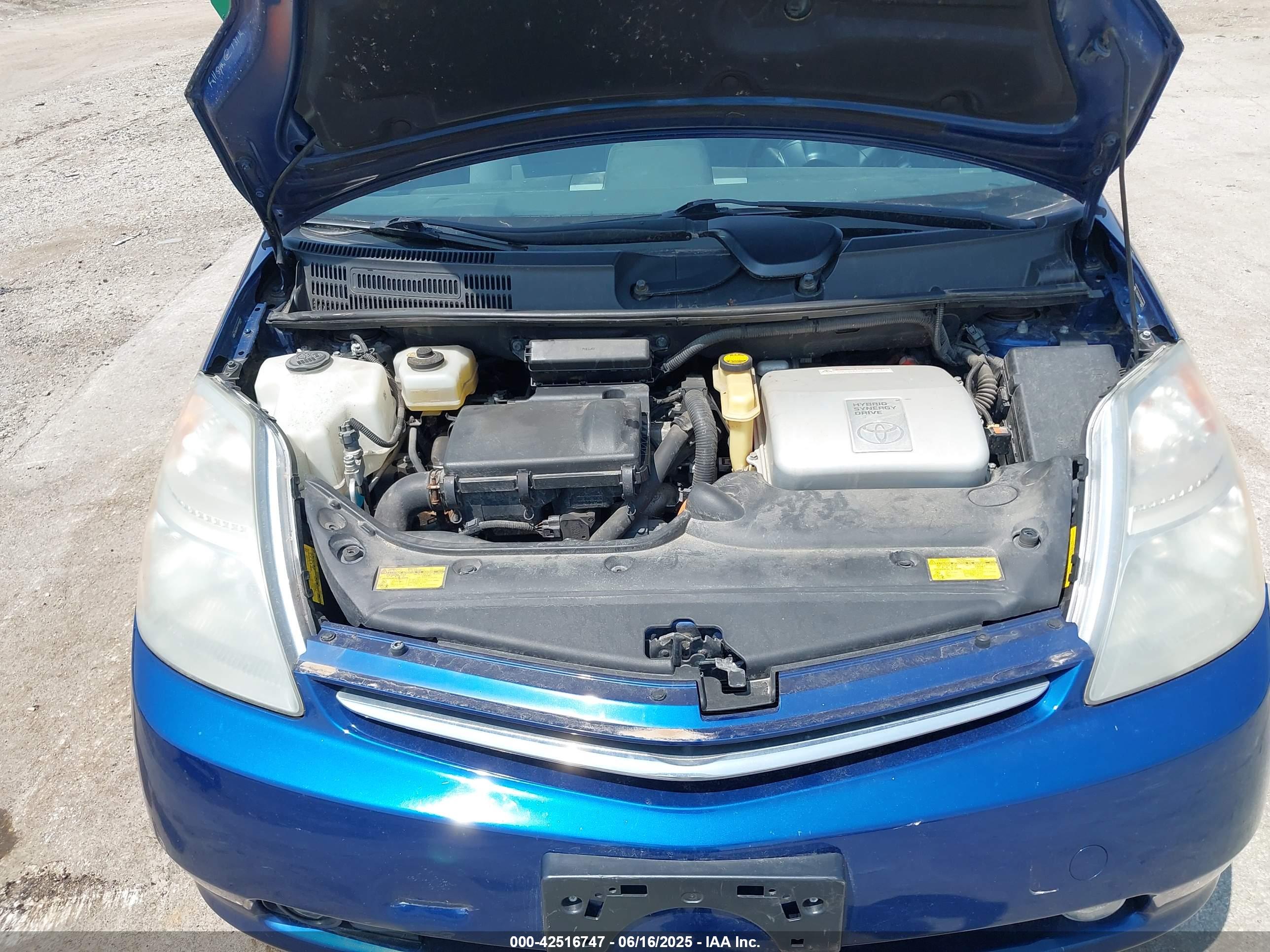 TOYOTA PRIUS image 10