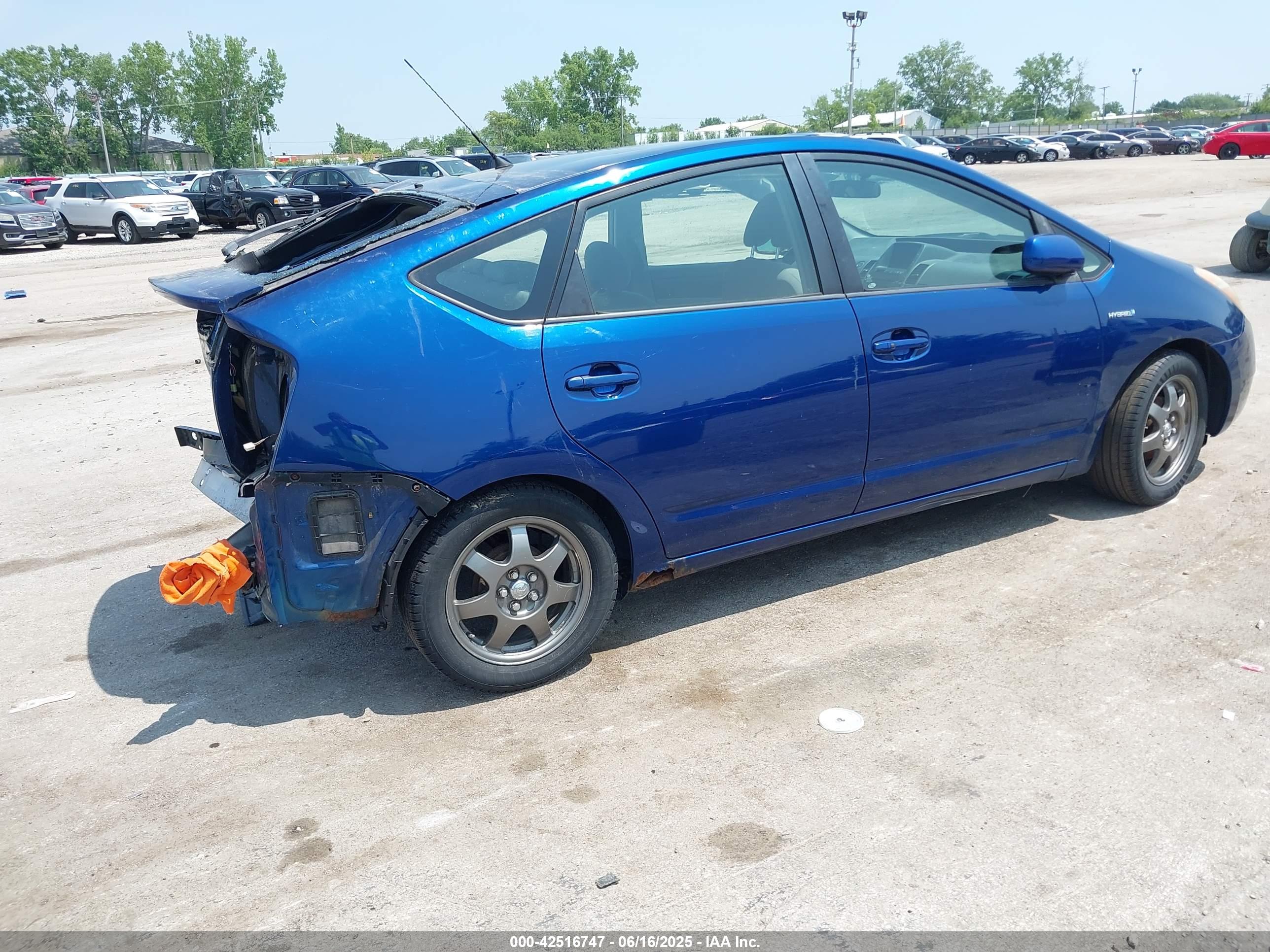 TOYOTA PRIUS image 4