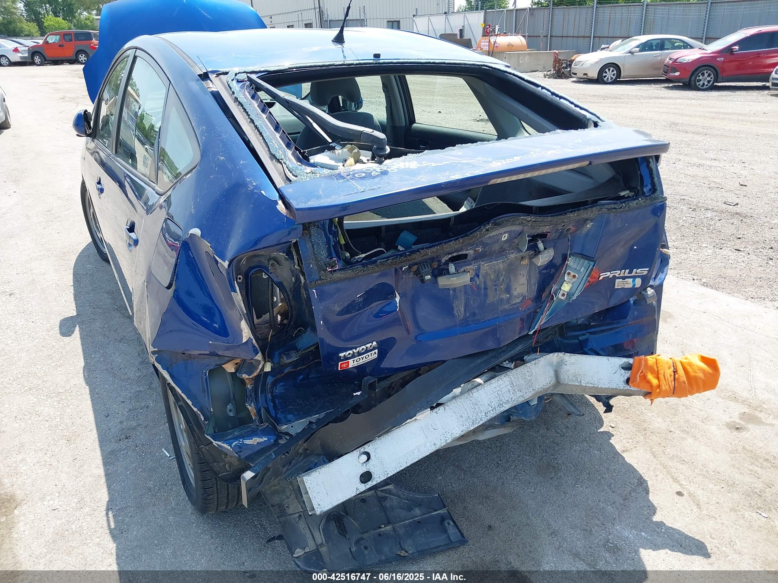 TOYOTA PRIUS image 6