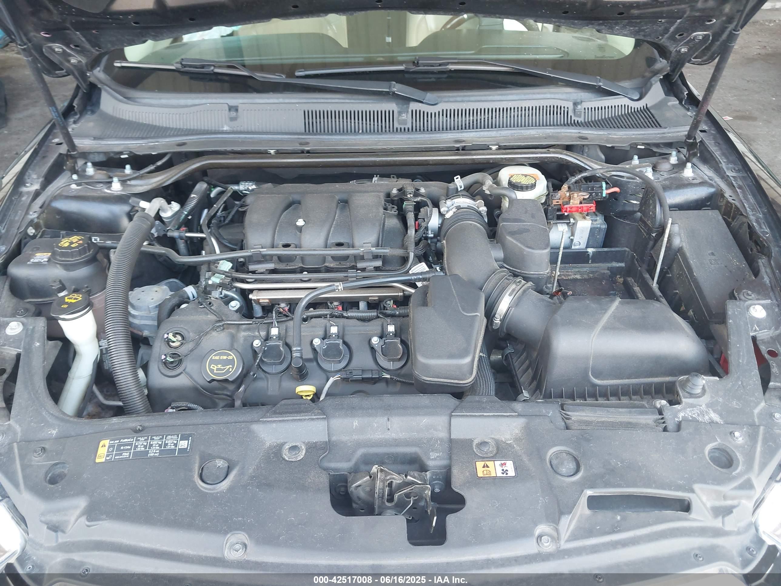 FORD TAURUS image 10
