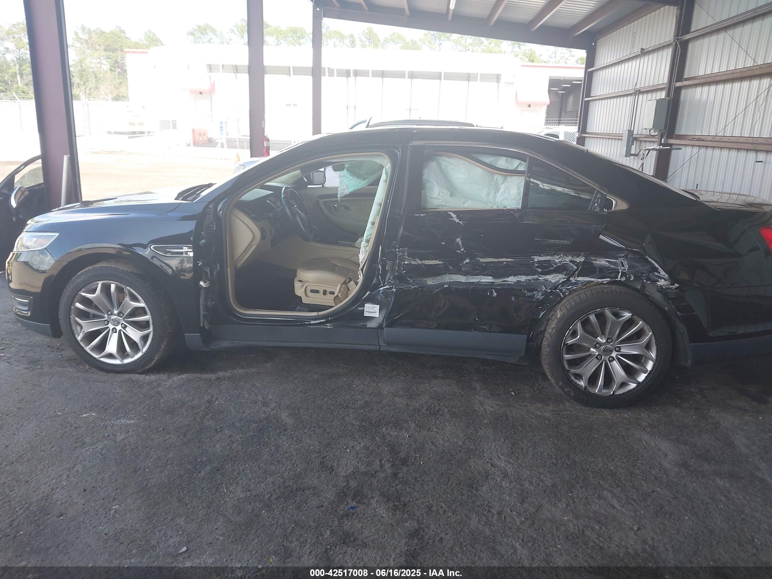 FORD TAURUS image 6