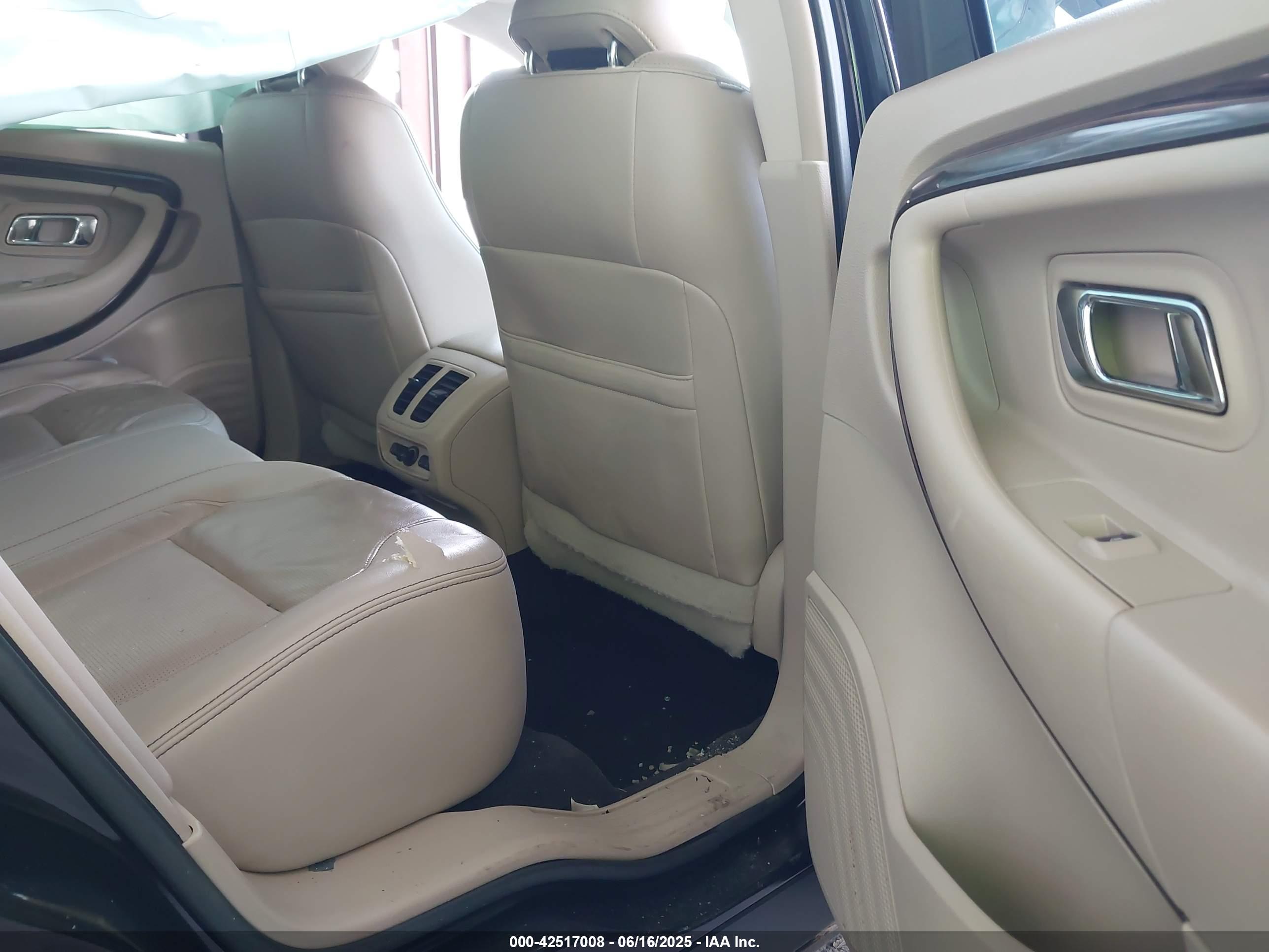 FORD TAURUS image 8