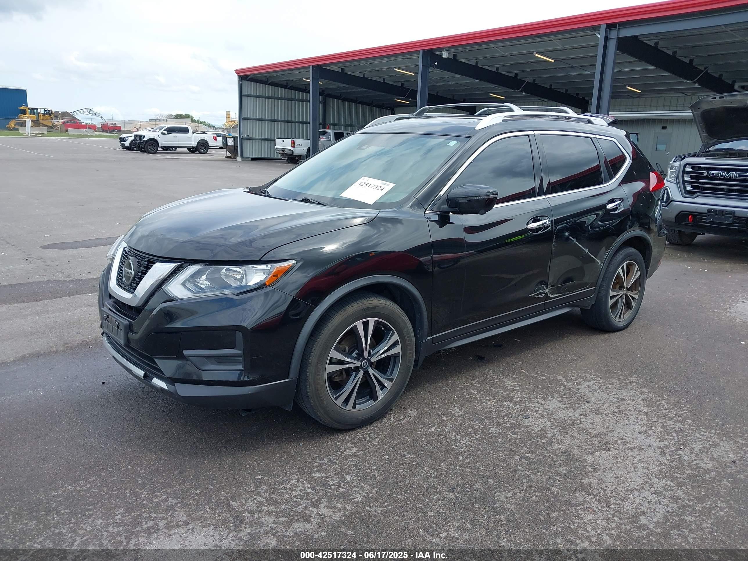 NISSAN ROGUE image 2