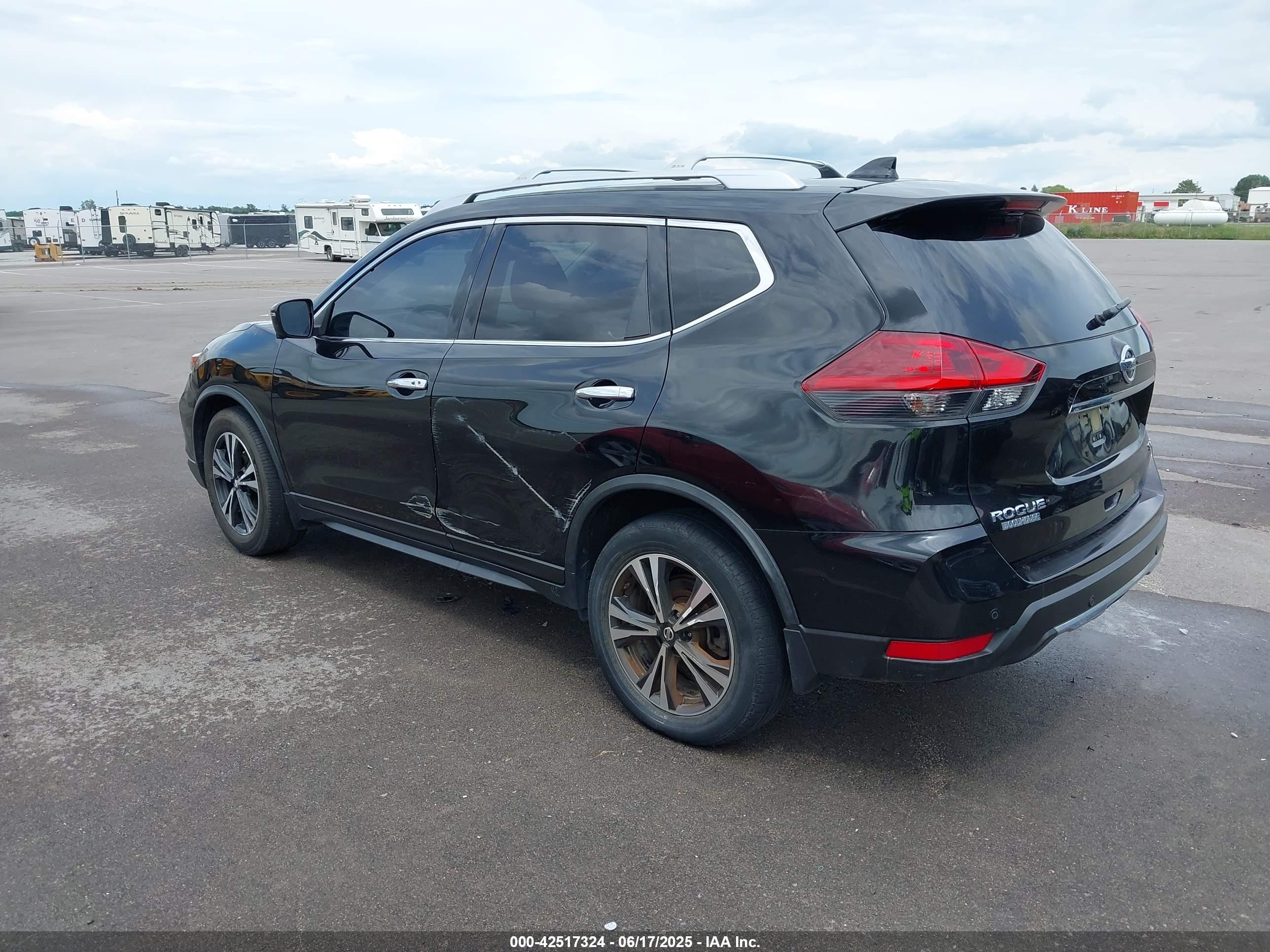 NISSAN ROGUE image 3