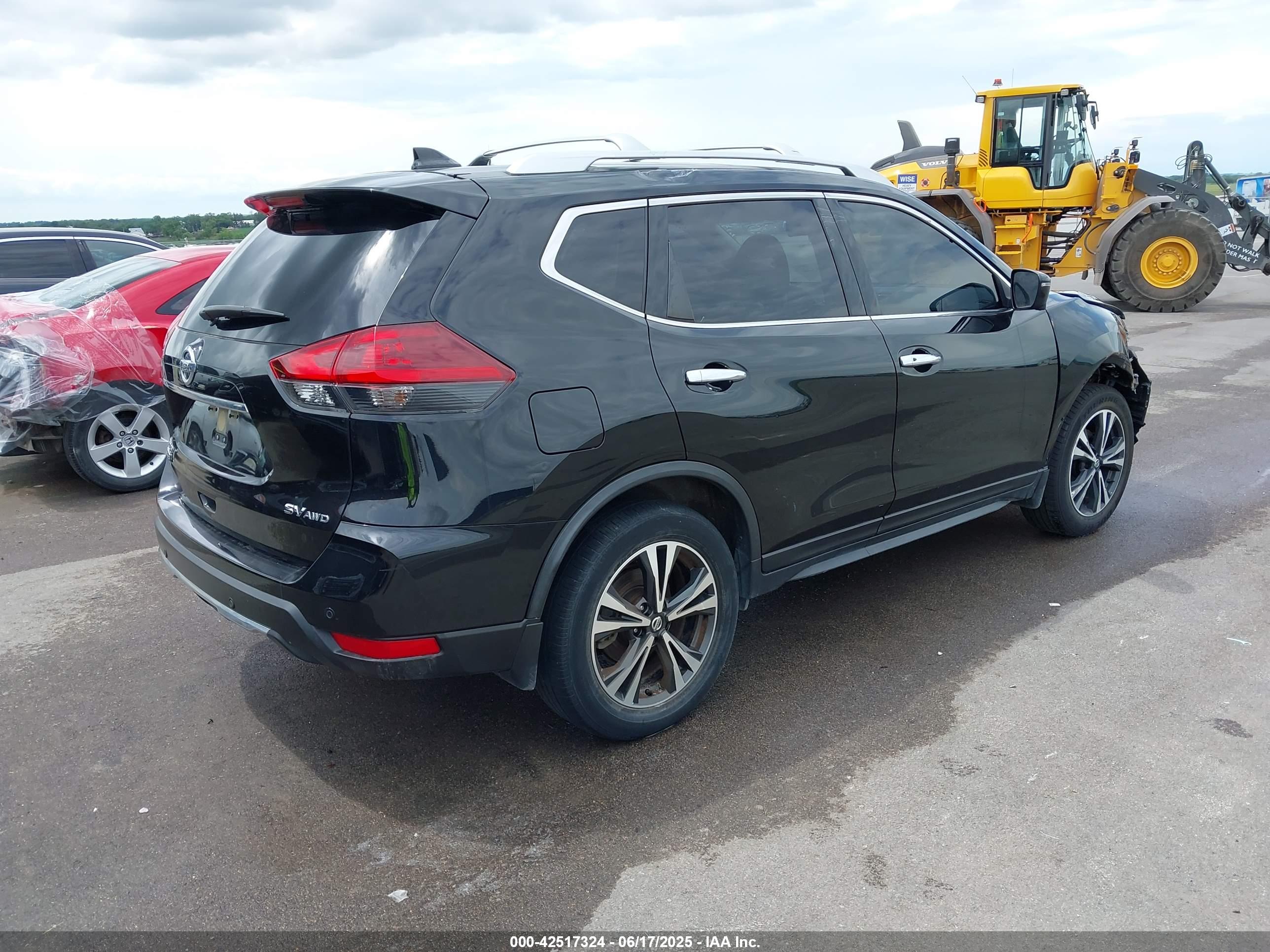 NISSAN ROGUE image 4