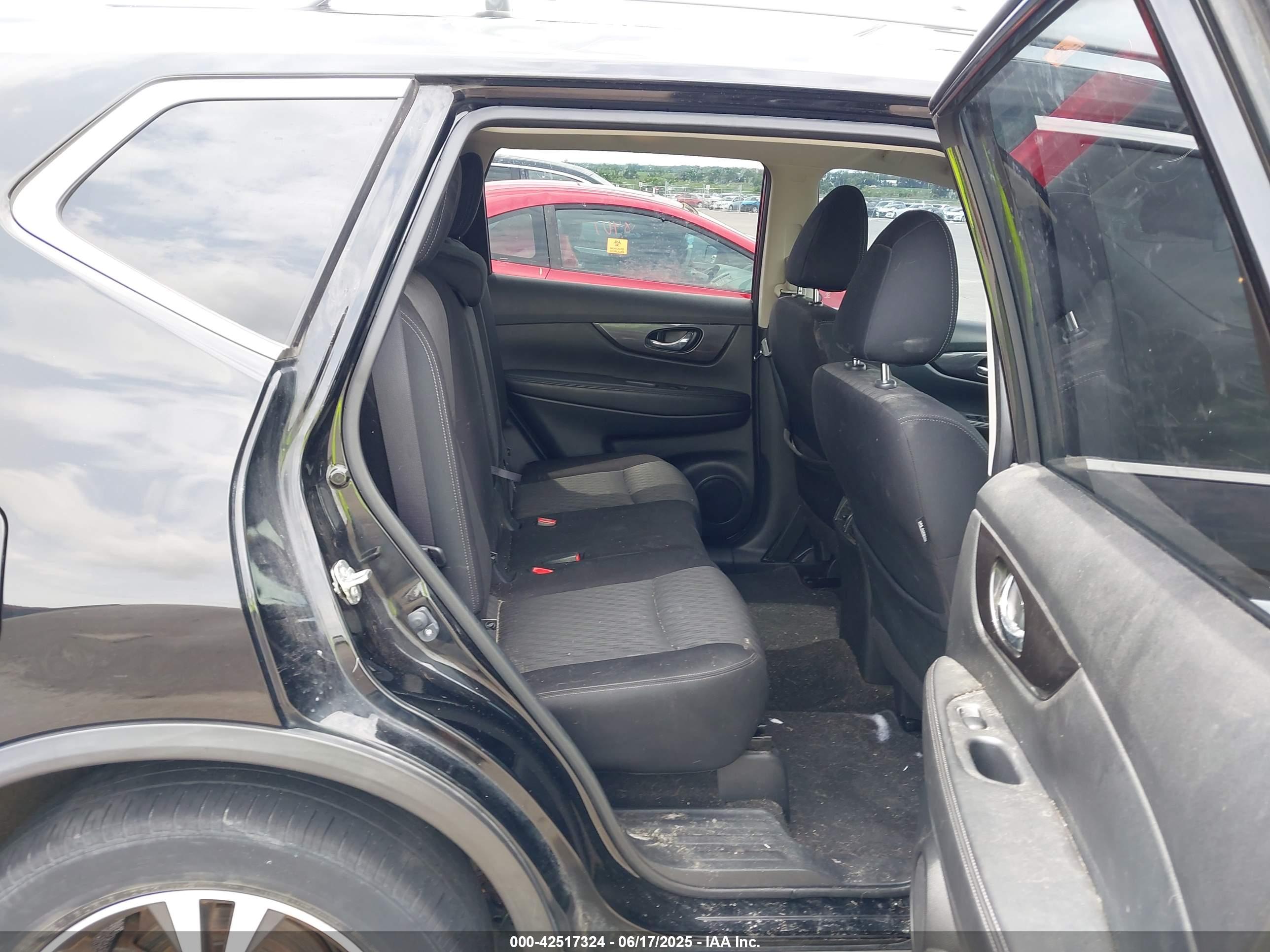 NISSAN ROGUE image 8
