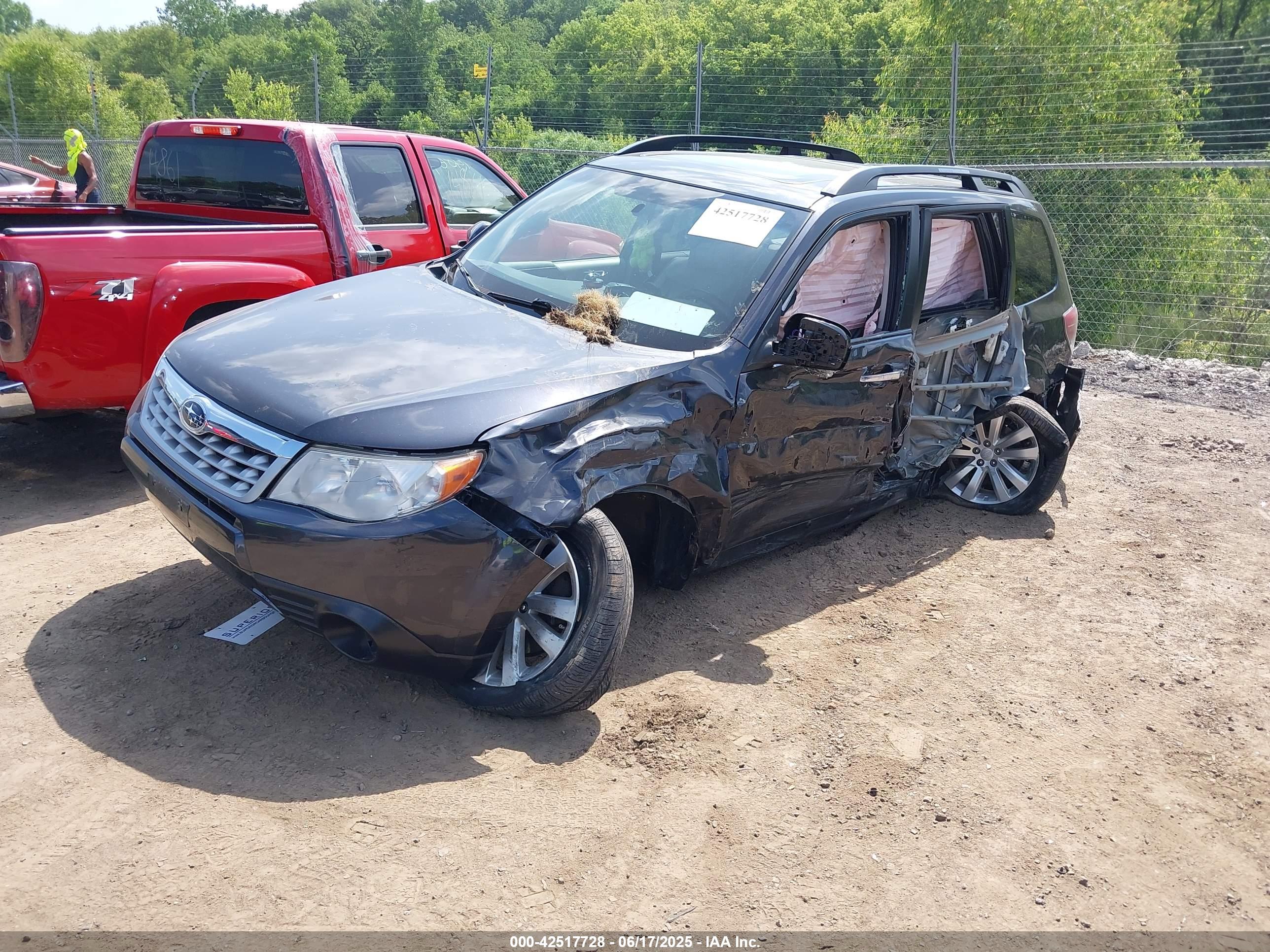 SUBARU FORESTER image 2