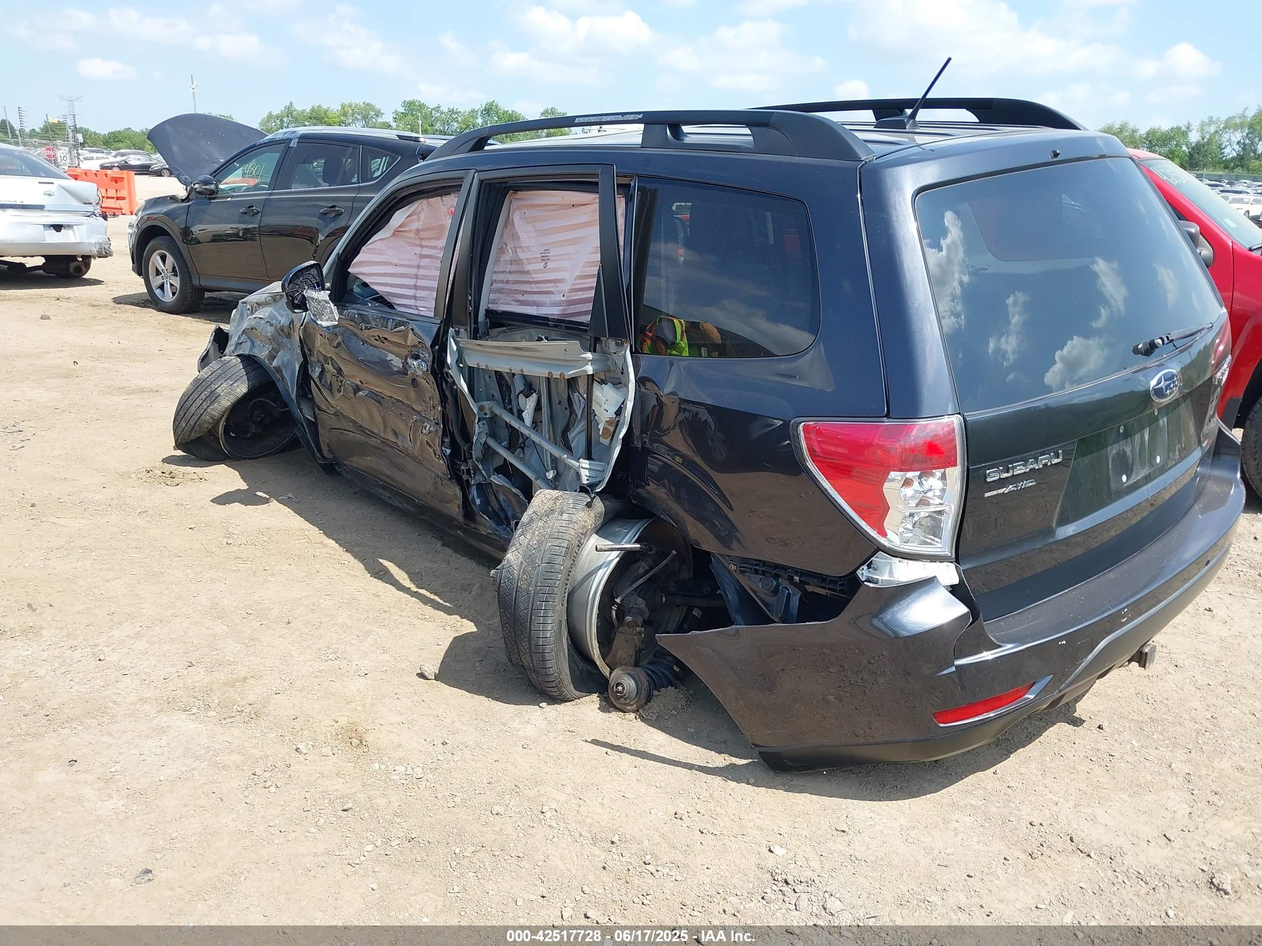 SUBARU FORESTER image 3