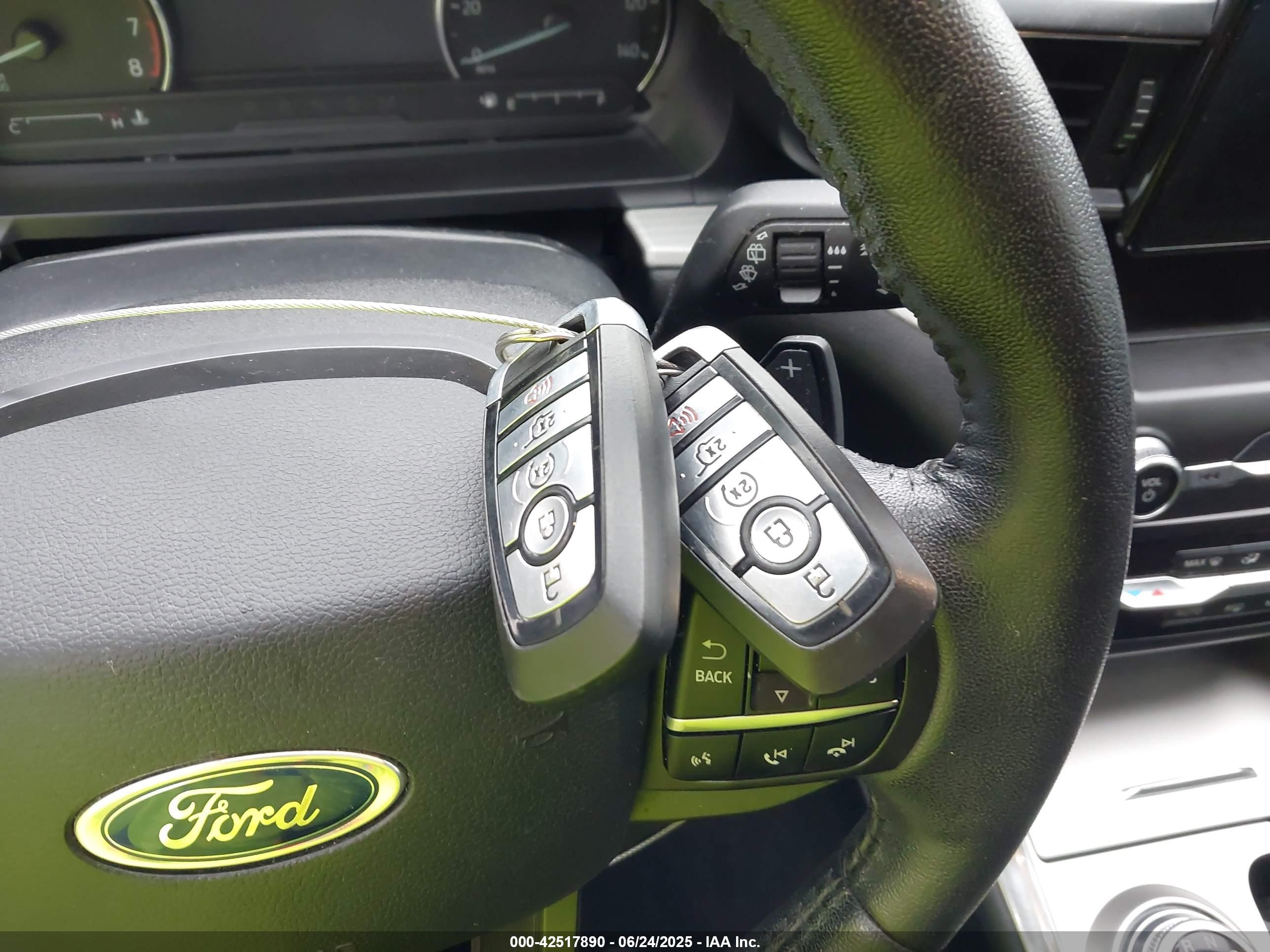FORD EXPLORER image 11