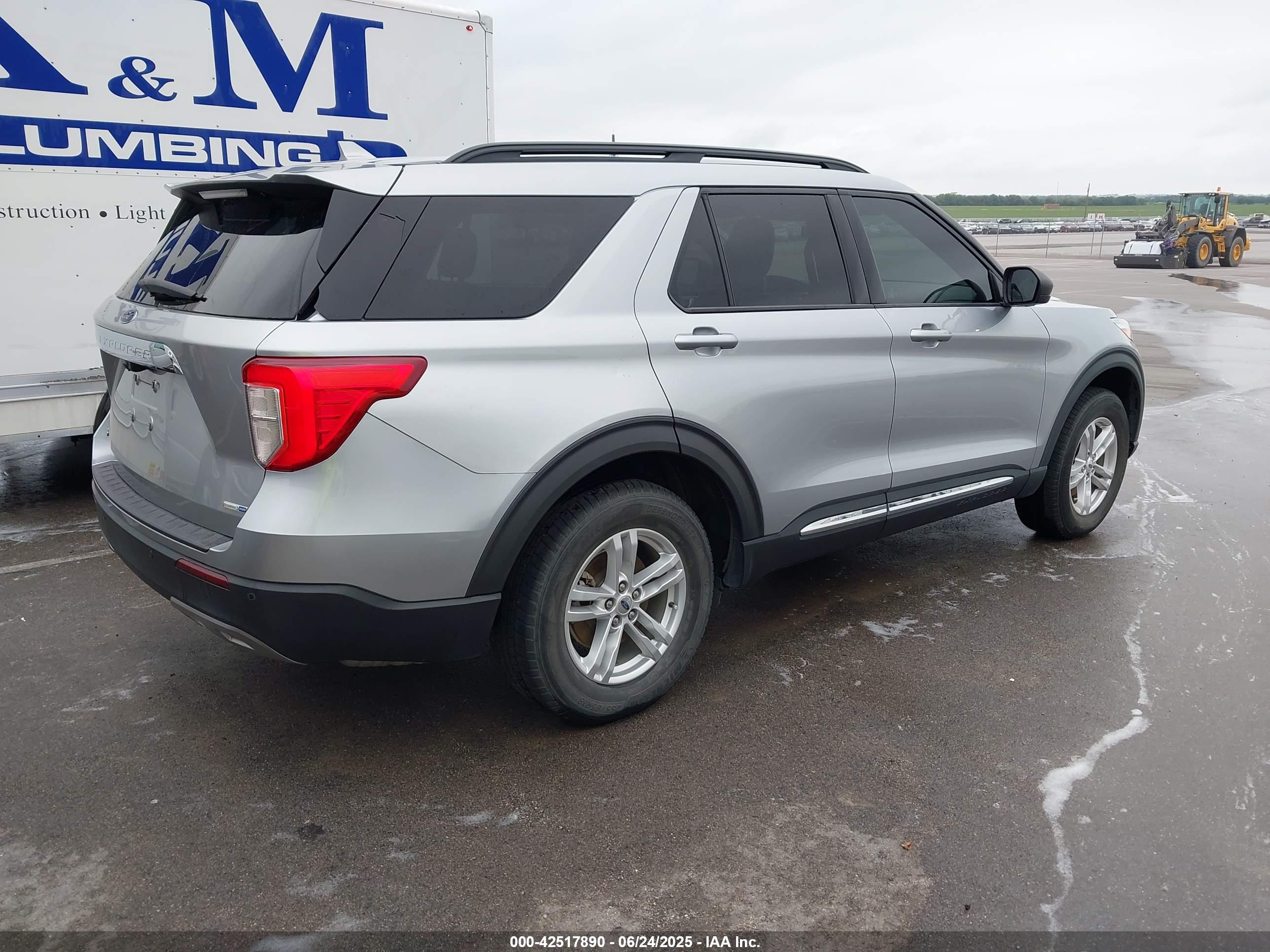 FORD EXPLORER image 4