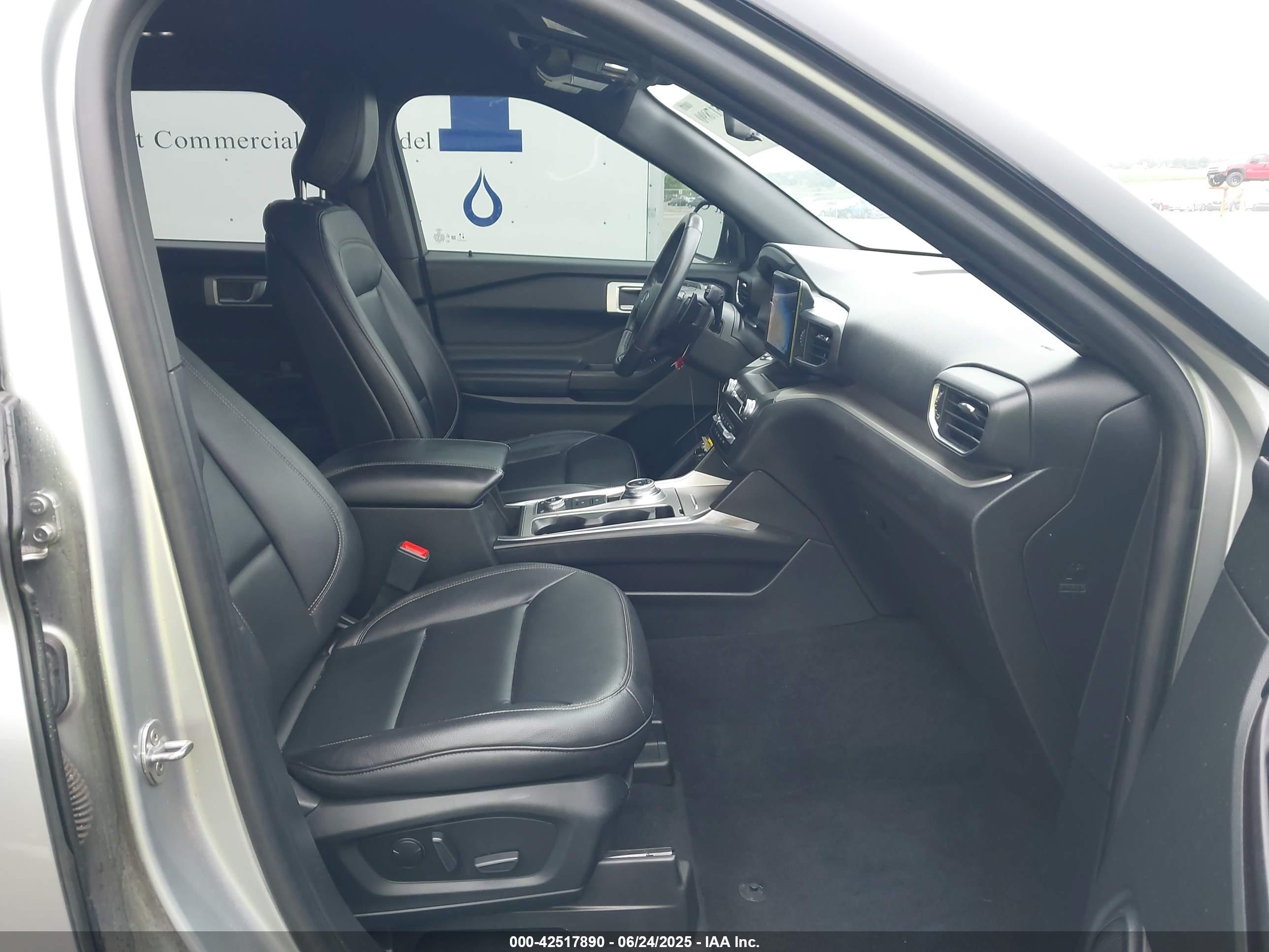 FORD EXPLORER image 5