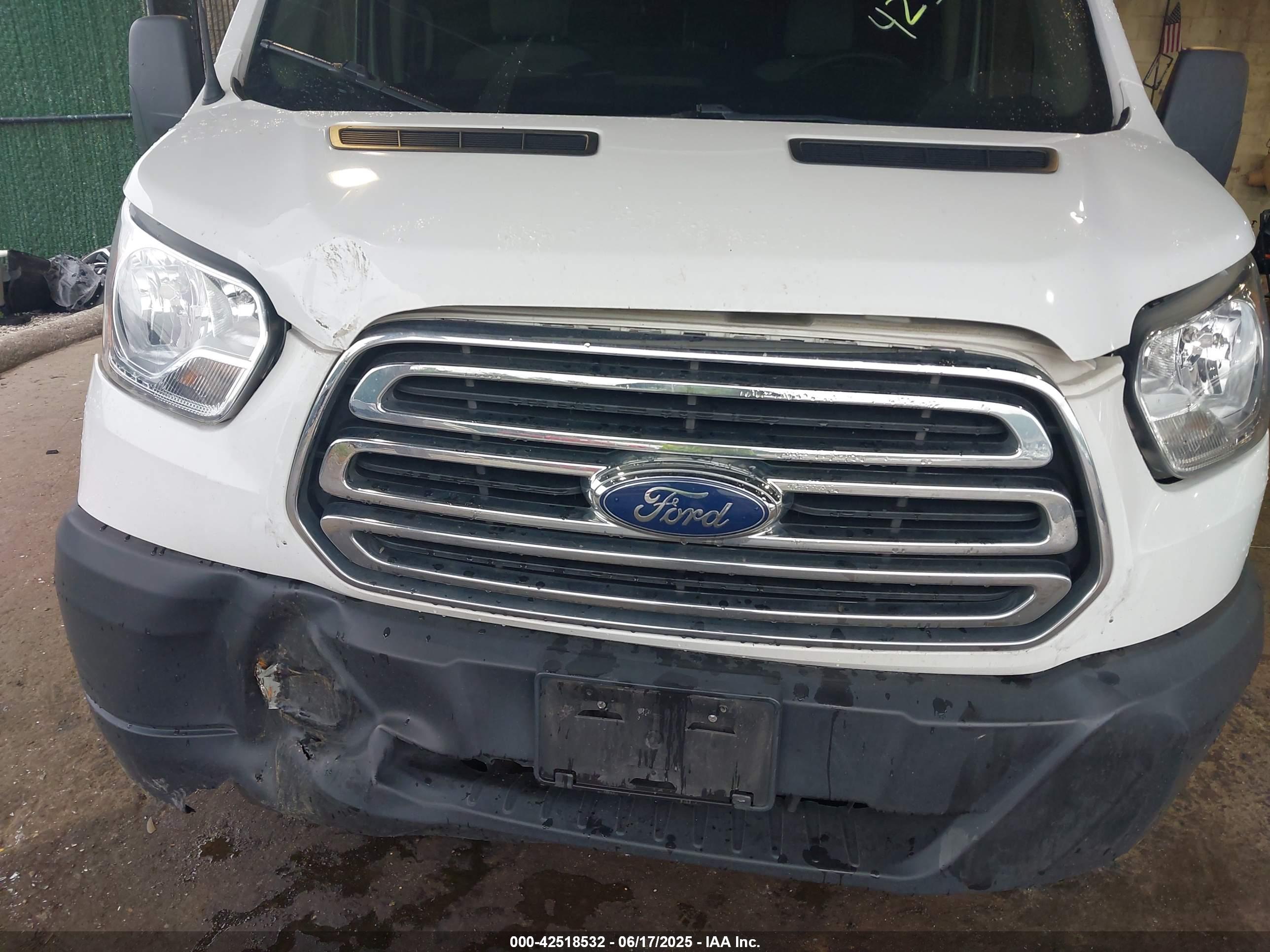 FORD TRANSIT-350 image 6