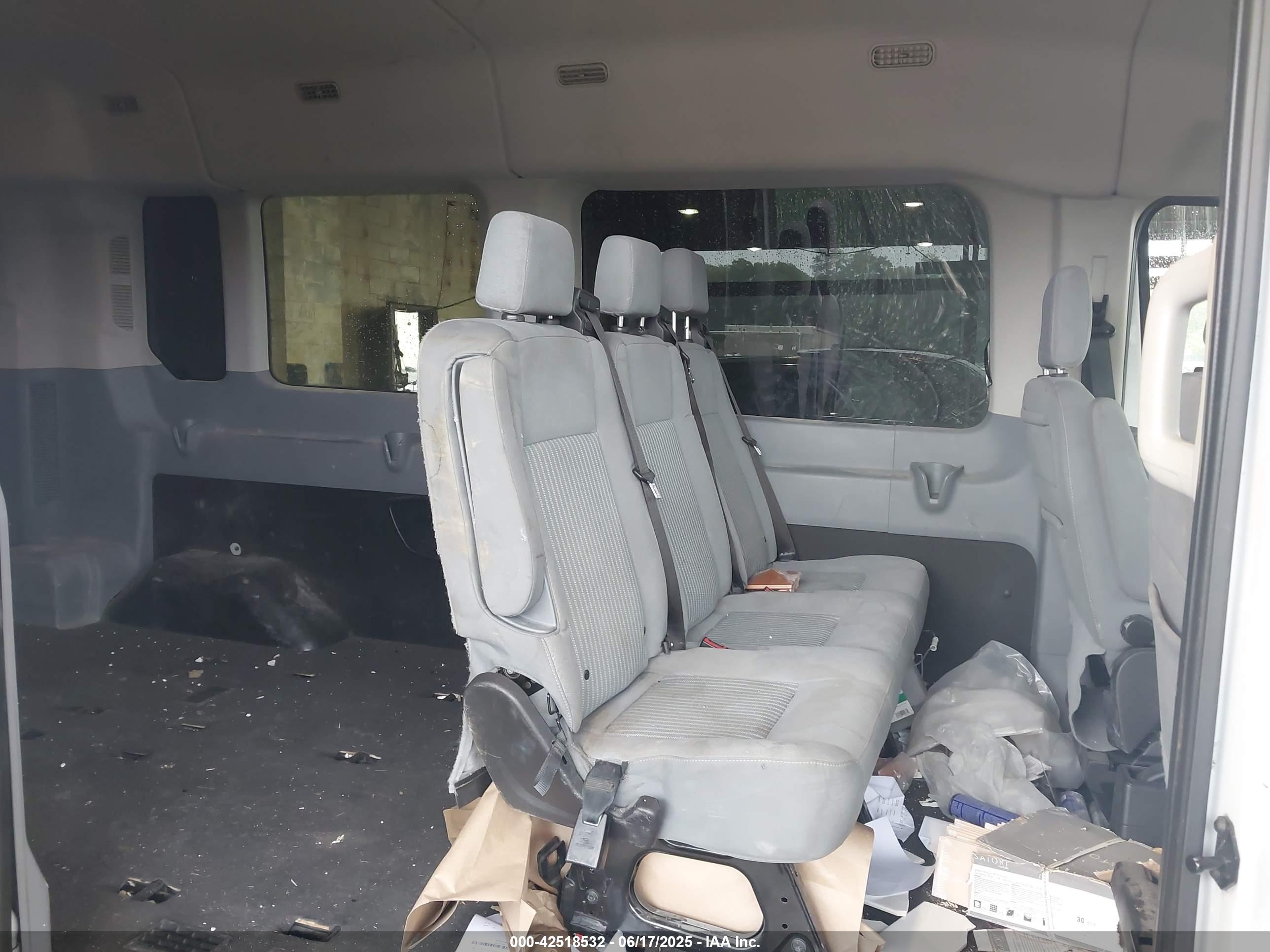 FORD TRANSIT-350 image 8