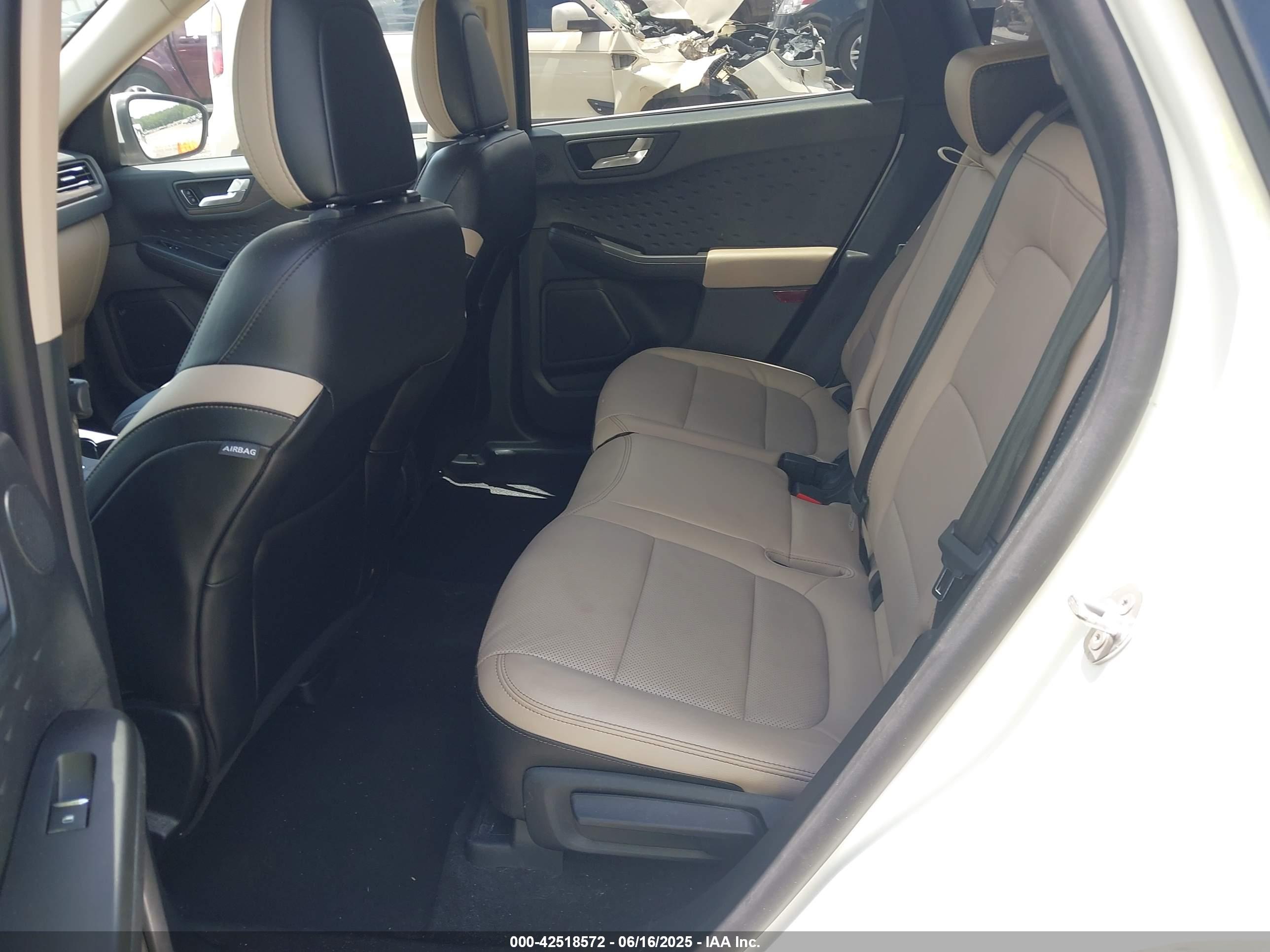 FORD ESCAPE image 8