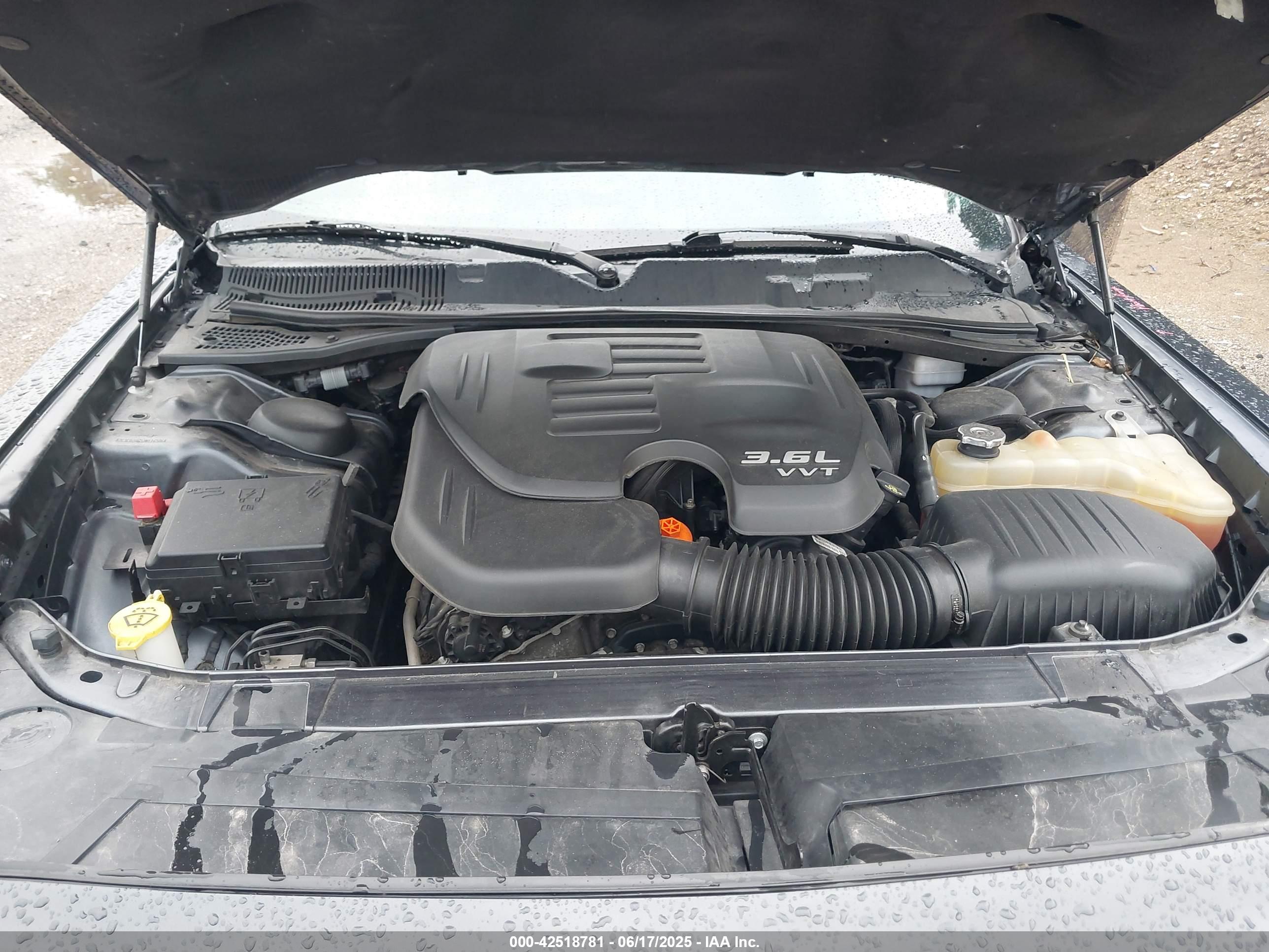 DODGE CHALLENGER image 10