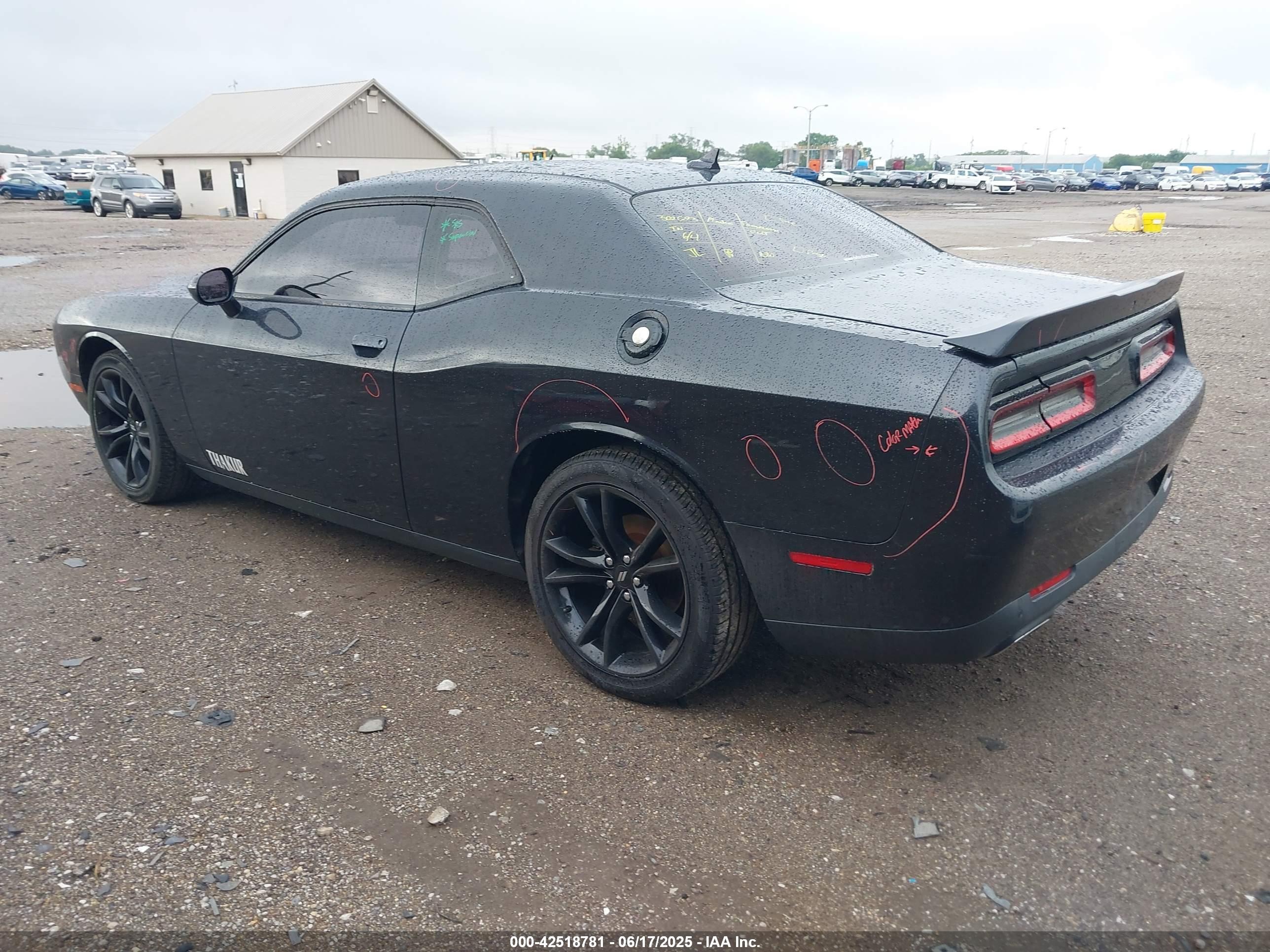 DODGE CHALLENGER image 3