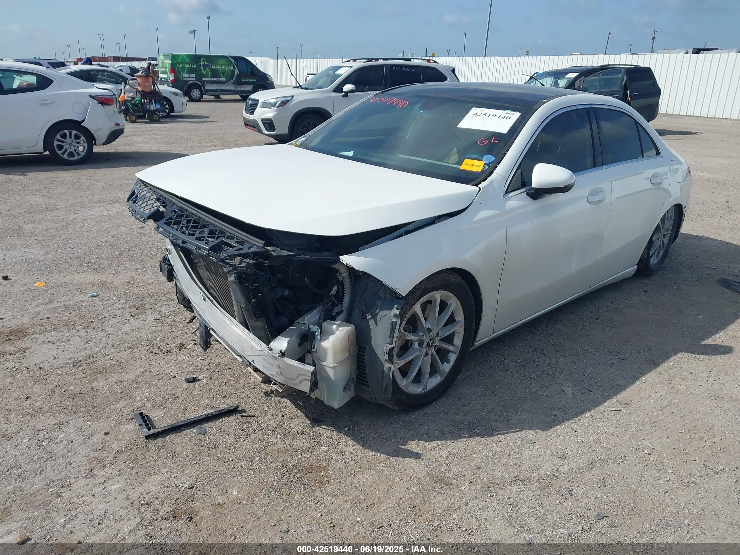MERCEDES-BENZ A image 2