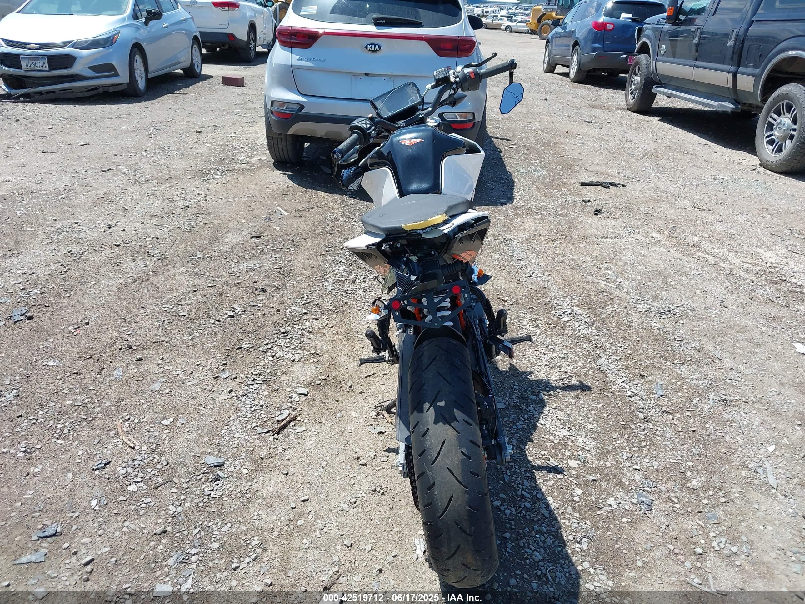 KTM 390 image 6