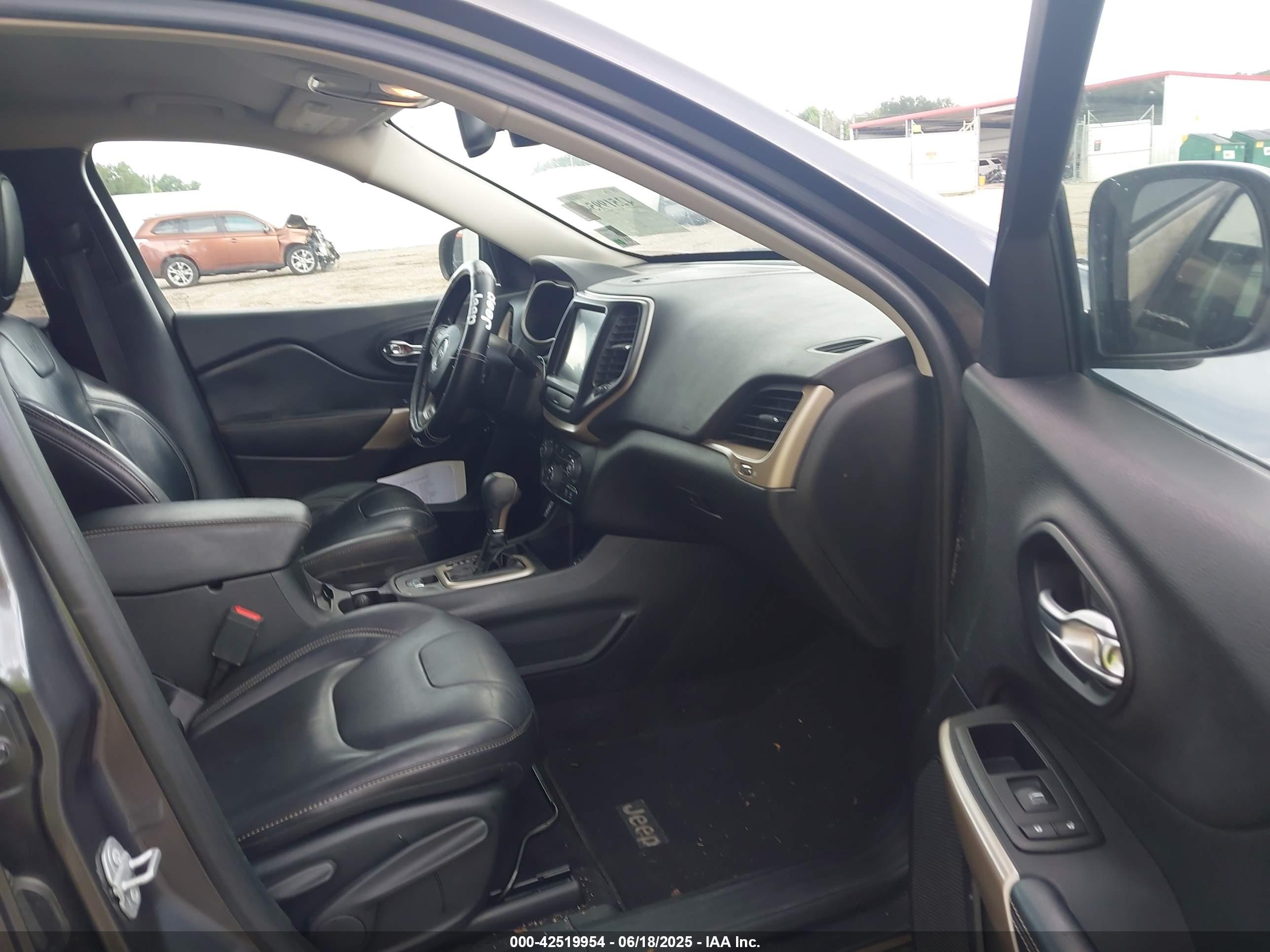 JEEP CHEROKEE image 5